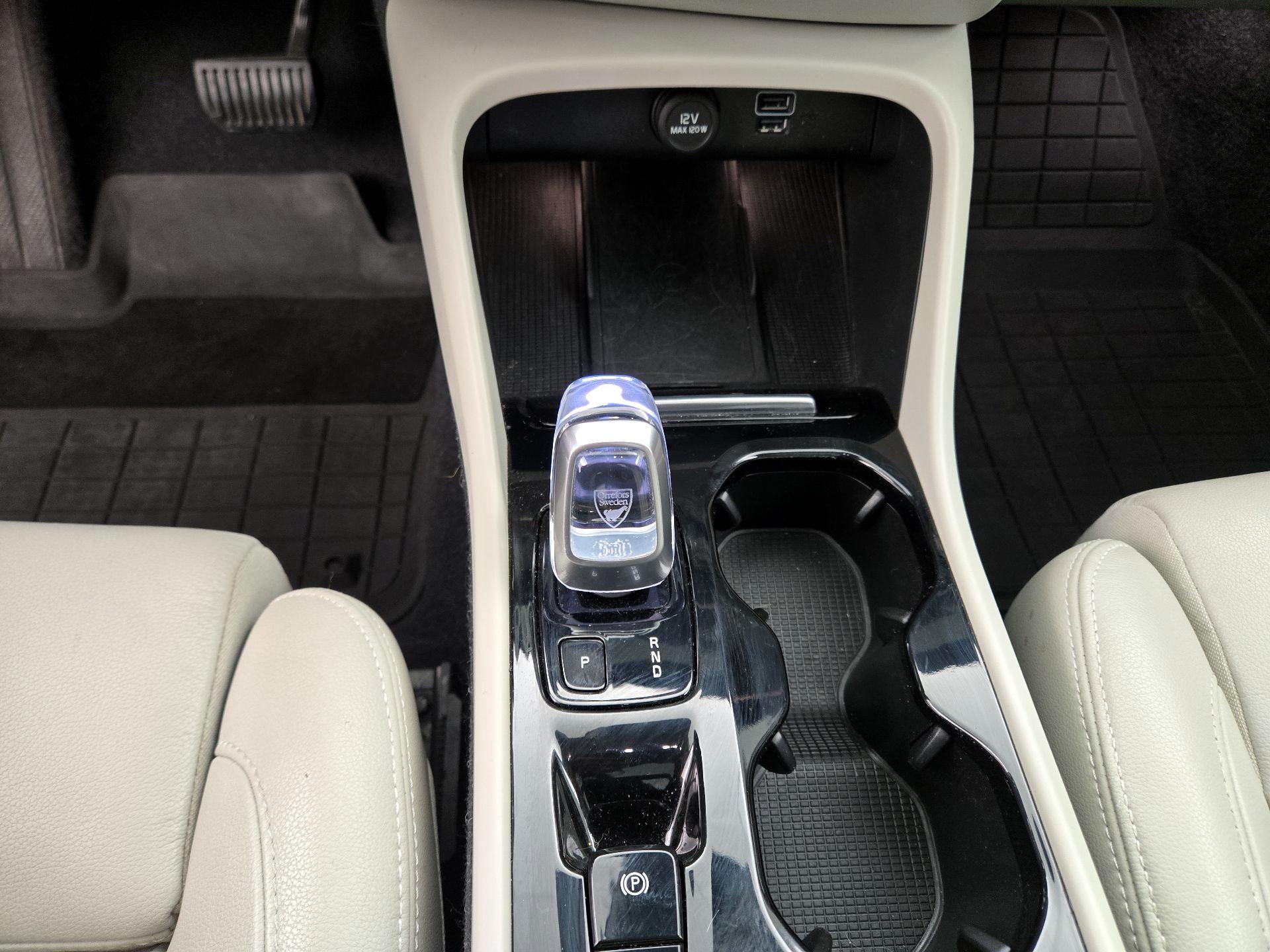 Thumbnail: 2020 Volvo XC40 - 18