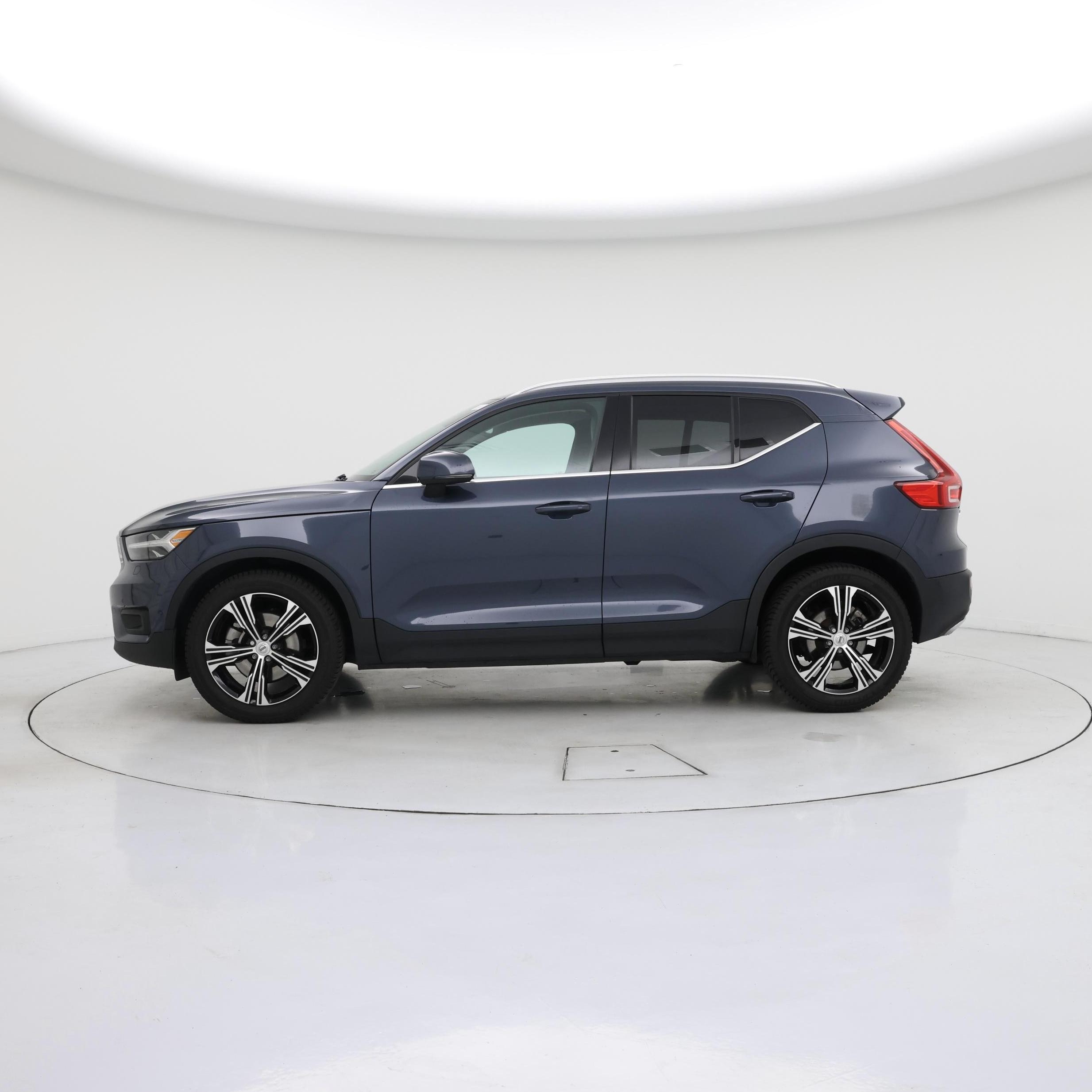 Thumbnail: 2020 Volvo XC40 - 3