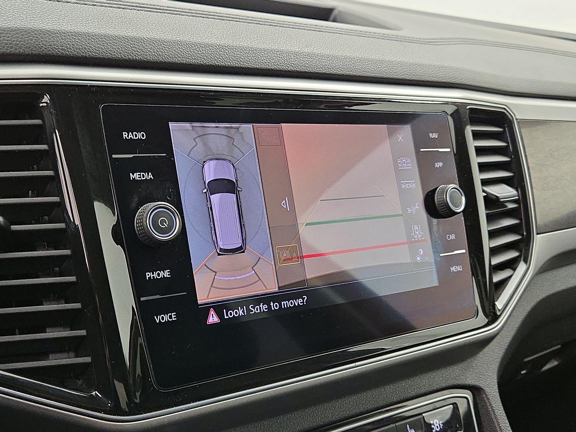 Thumbnail: 2018 Volkswagen Atlas - 15