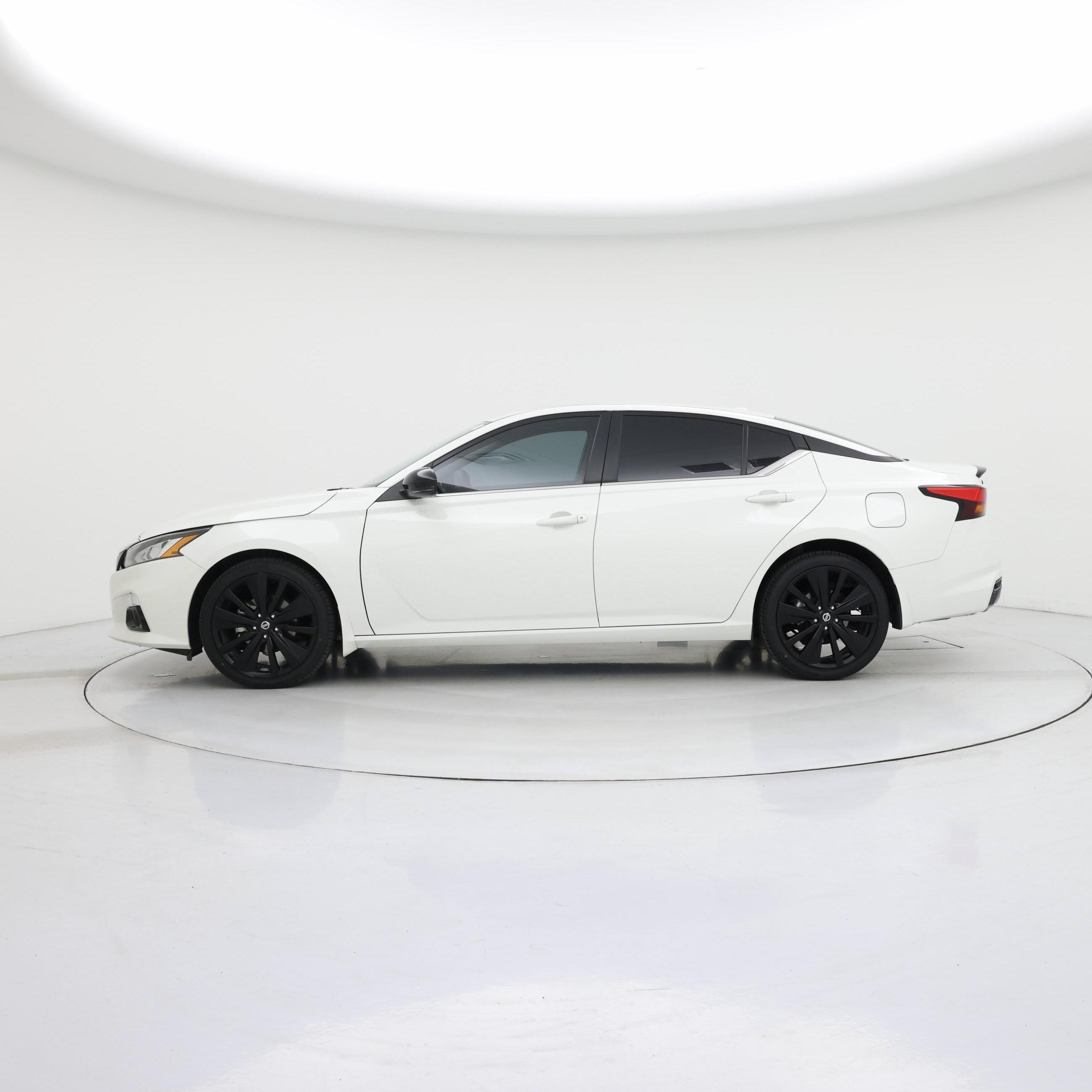 Thumbnail: 2022 Nissan Altima - 3