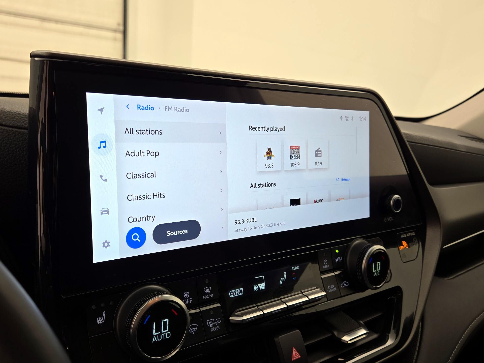 Thumbnail: 2024 Toyota Highlander - 15