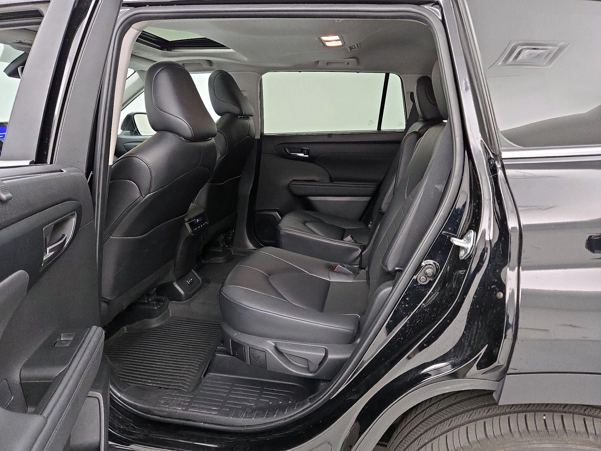 Thumbnail: 2024 Toyota Highlander - 20