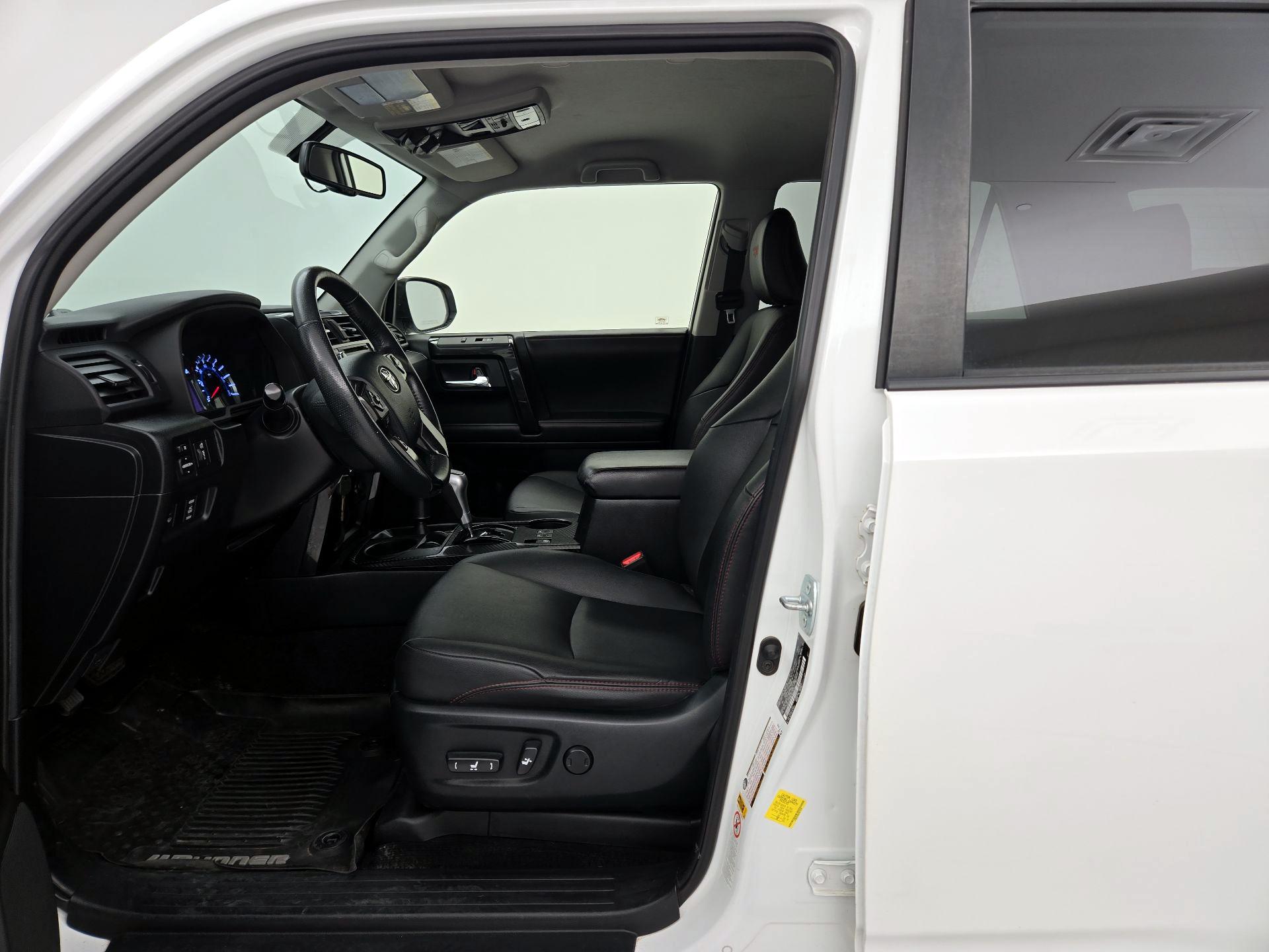 Thumbnail: 2019 Toyota 4Runner - 11