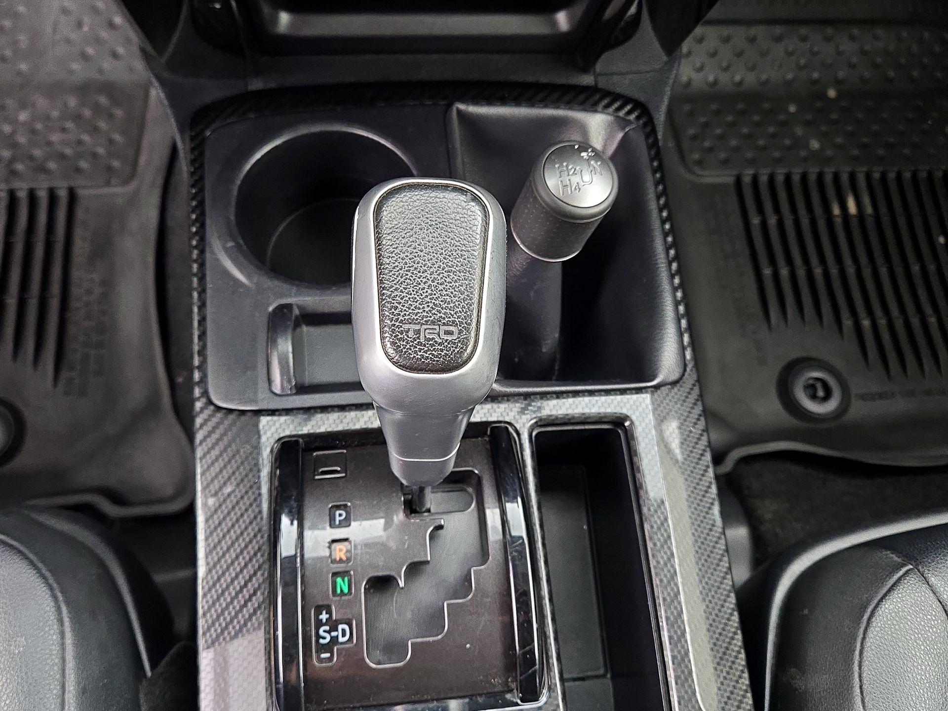 Thumbnail: 2019 Toyota 4Runner - 17