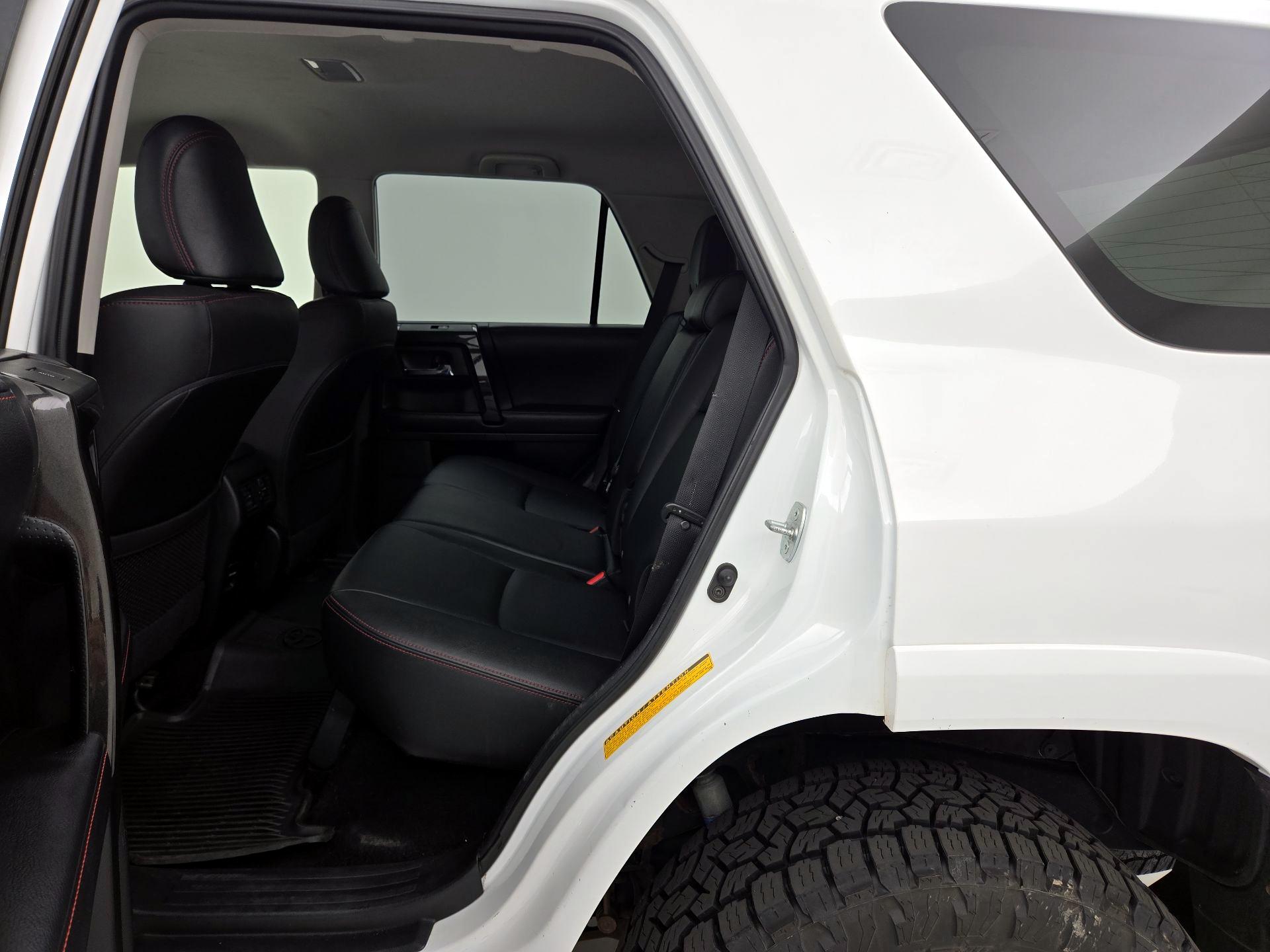 Thumbnail: 2019 Toyota 4Runner - 19