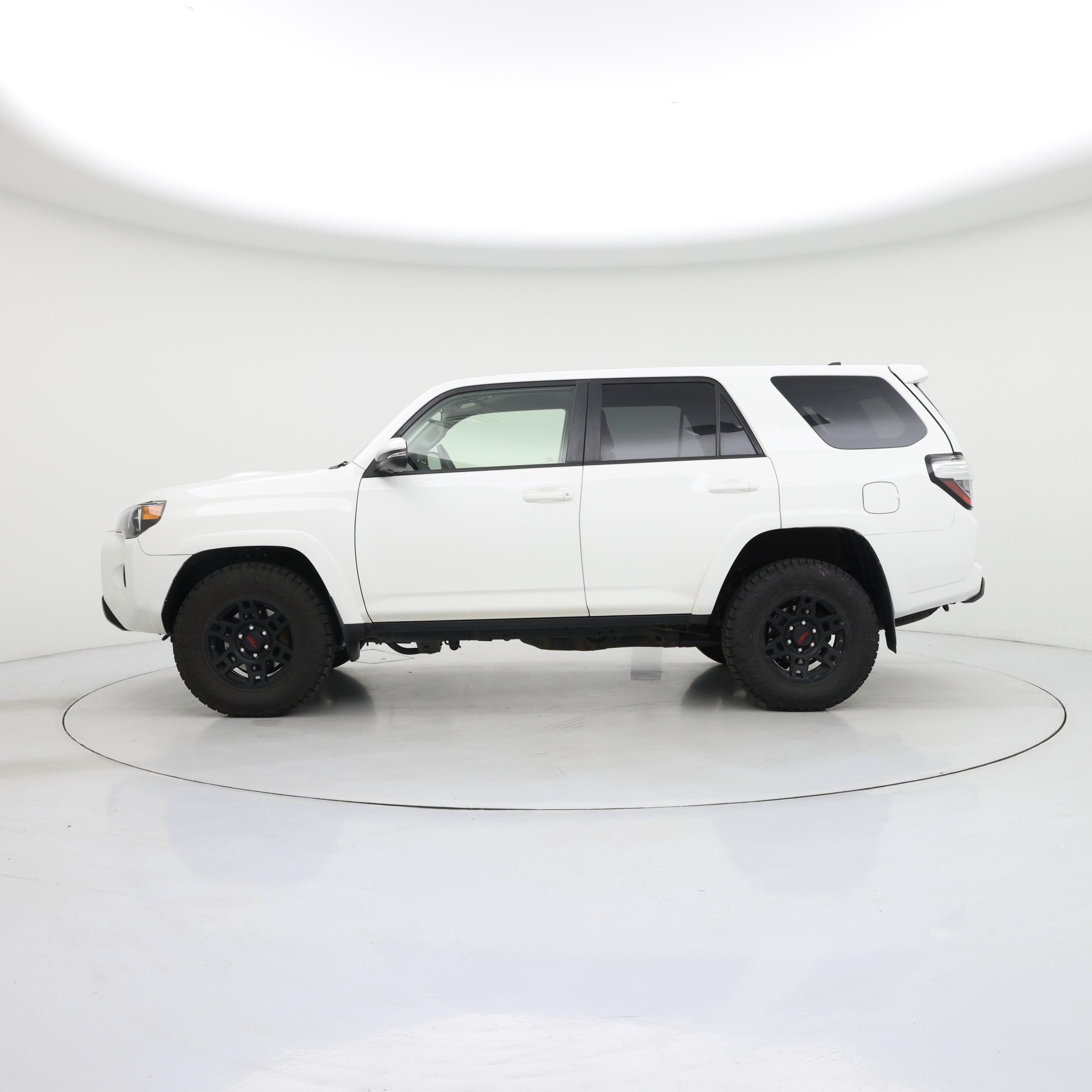 Thumbnail: 2019 Toyota 4Runner - 3