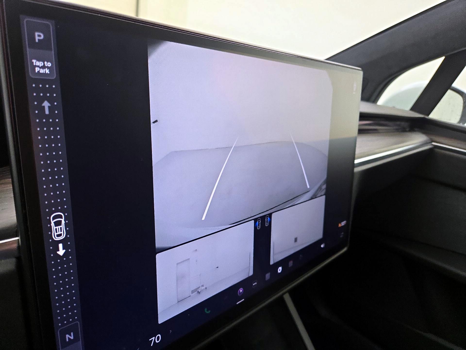 Thumbnail: 2022 Tesla Model X - 14