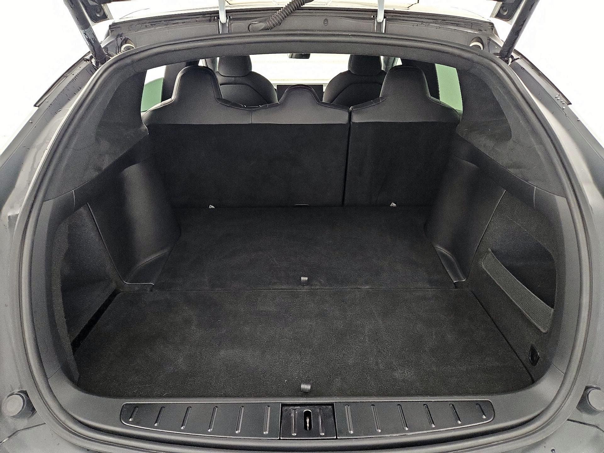 Thumbnail: 2022 Tesla Model X - 20