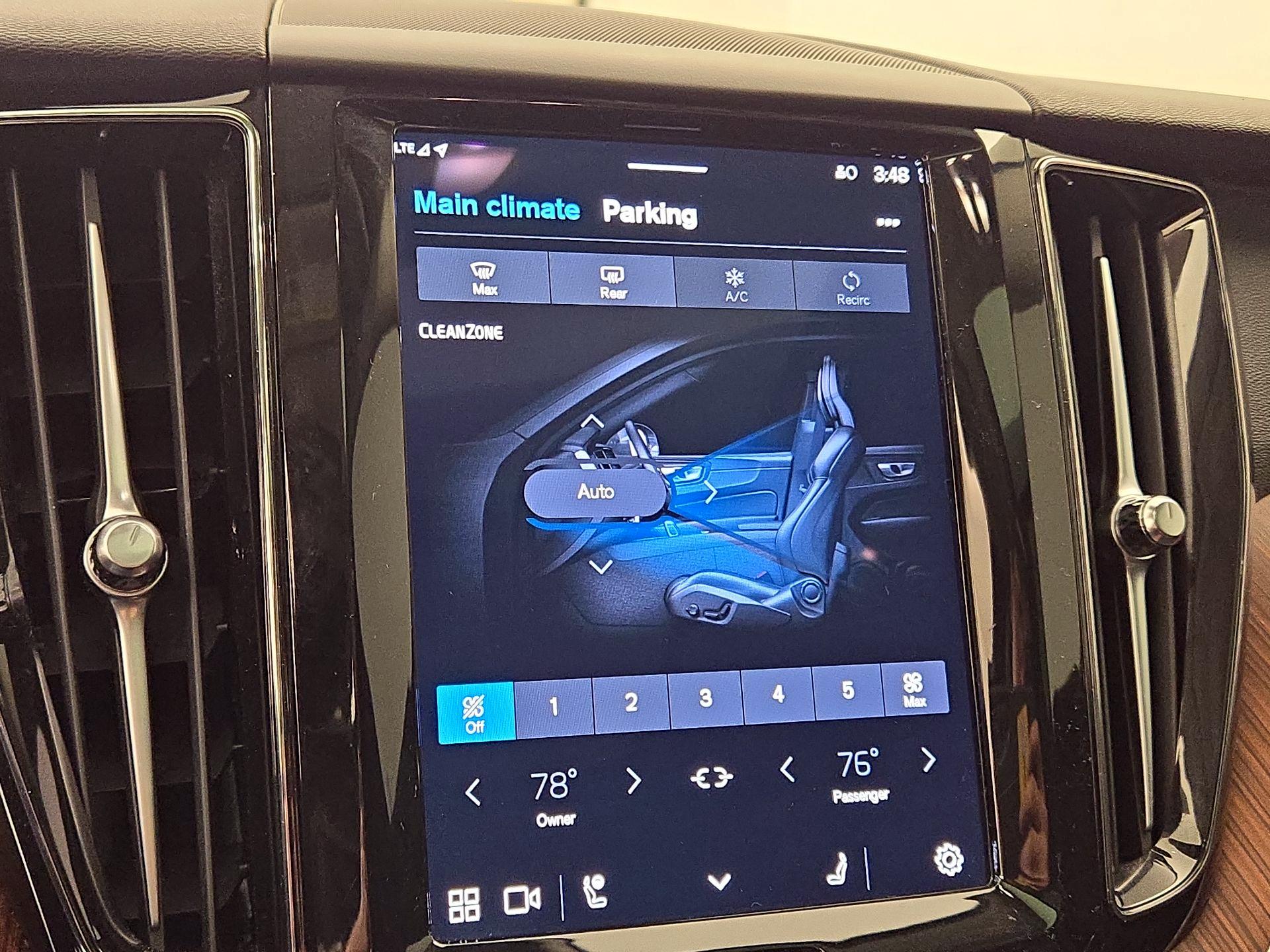 Thumbnail: 2024 Volvo XC60 - 16