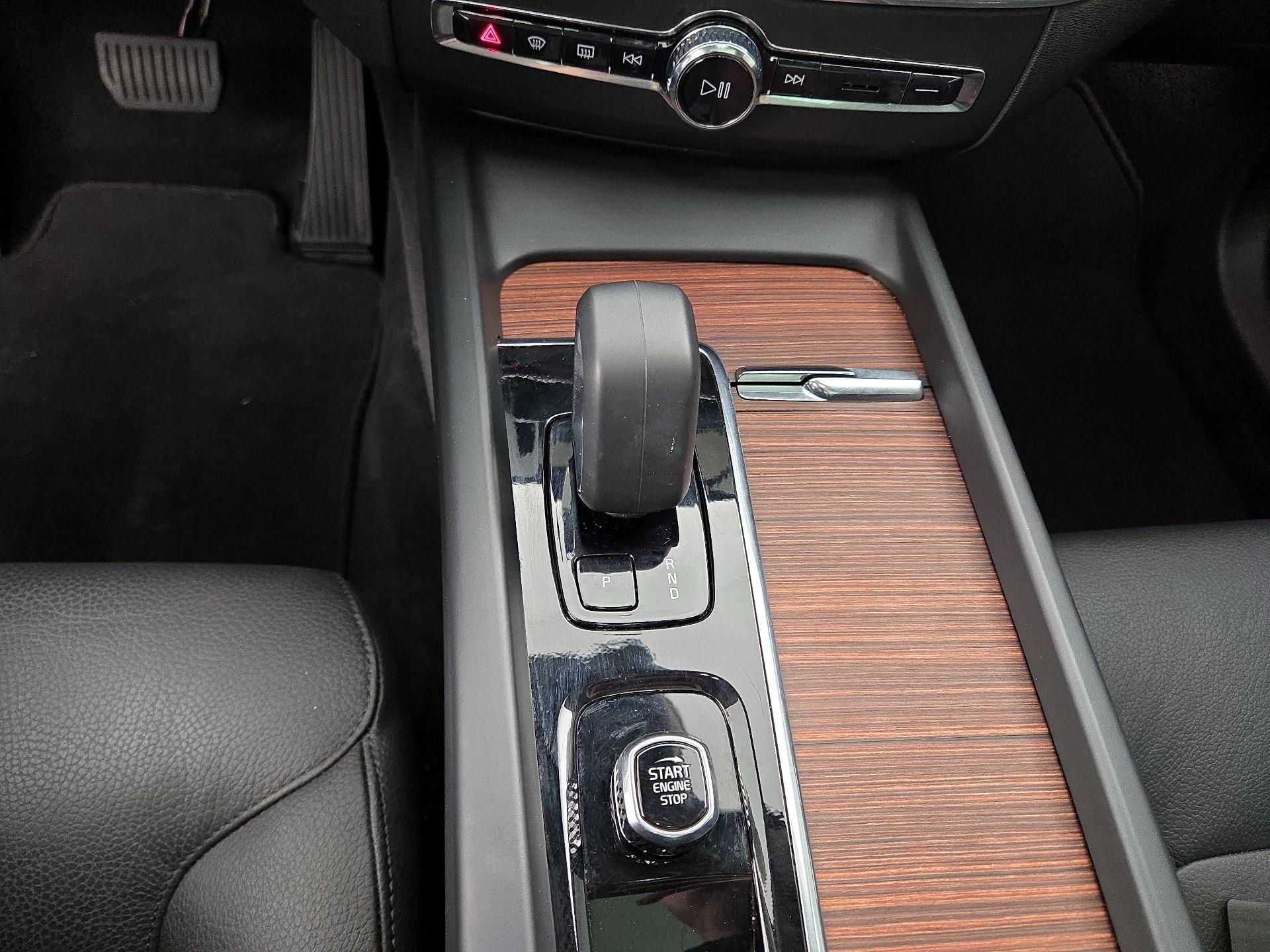 Thumbnail: 2024 Volvo XC60 - 17