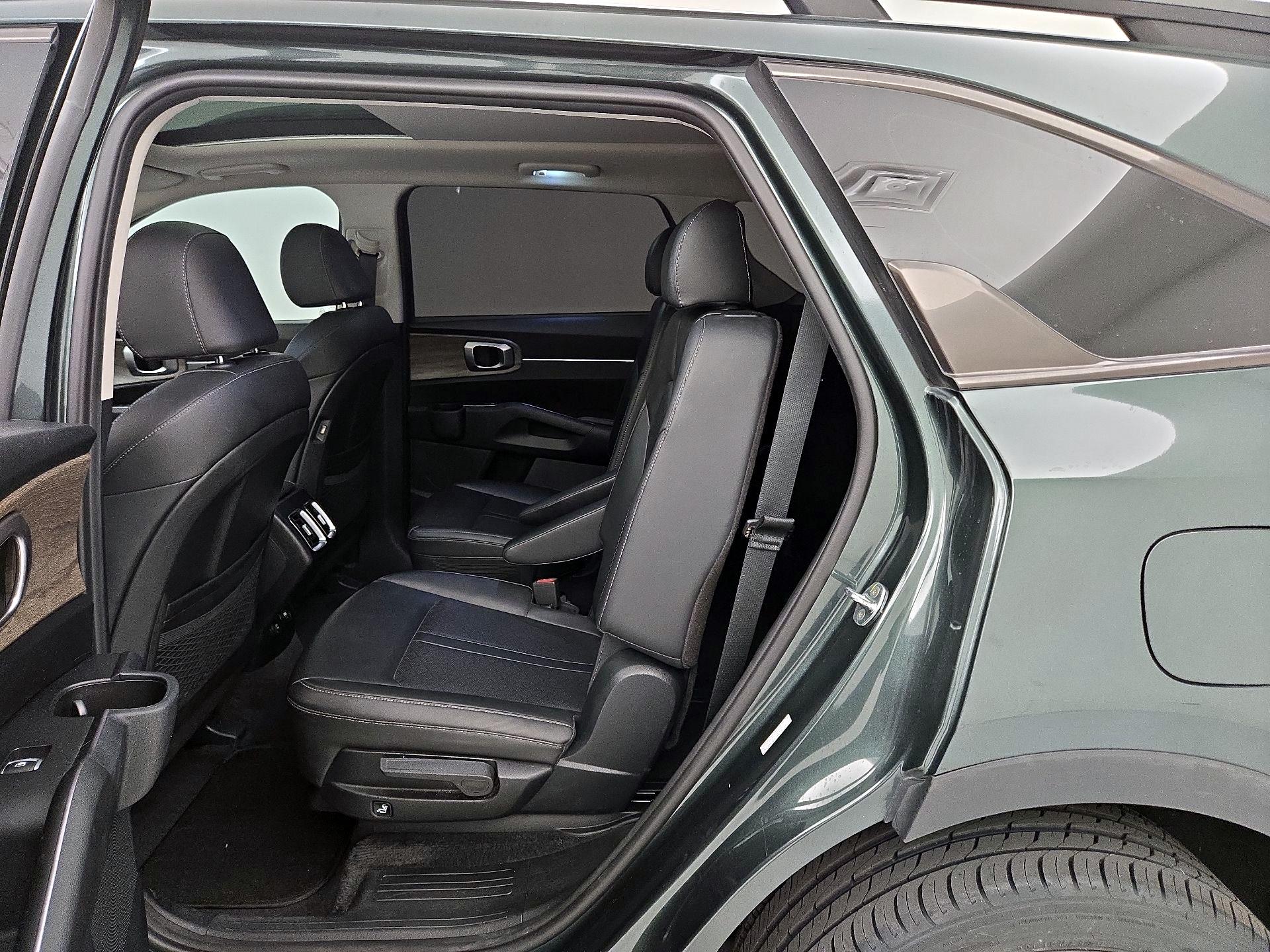 Thumbnail: 2023 Kia Sorento - 20