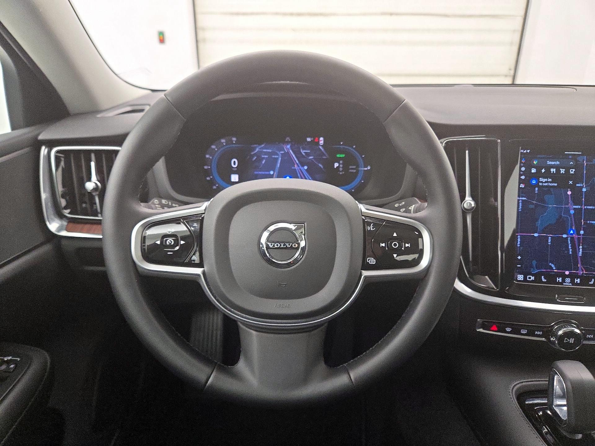 Thumbnail: 2023 Volvo S60 - 10