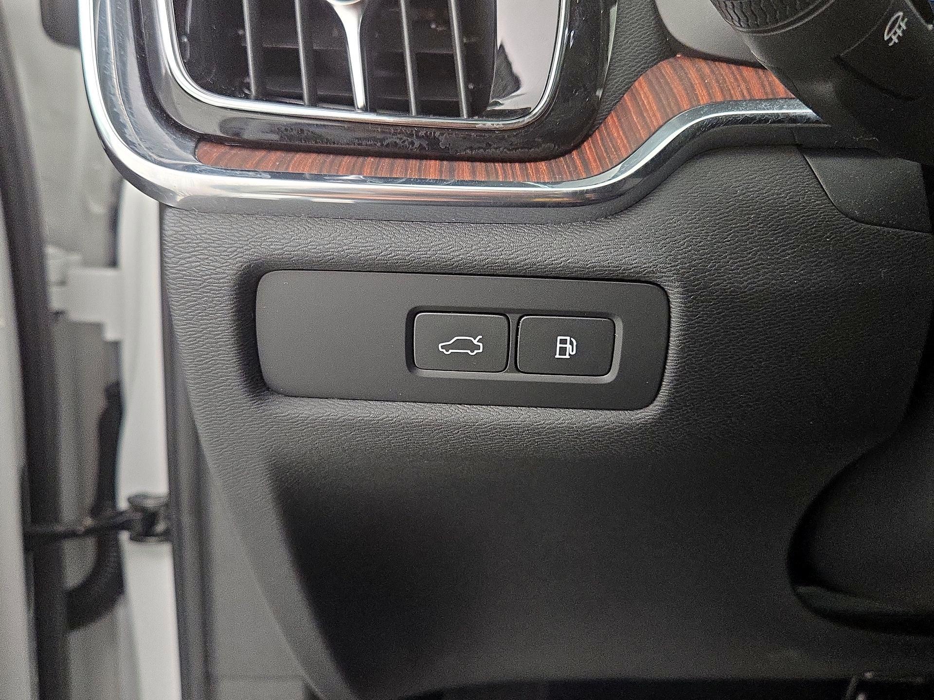 Thumbnail: 2023 Volvo S60 - 13