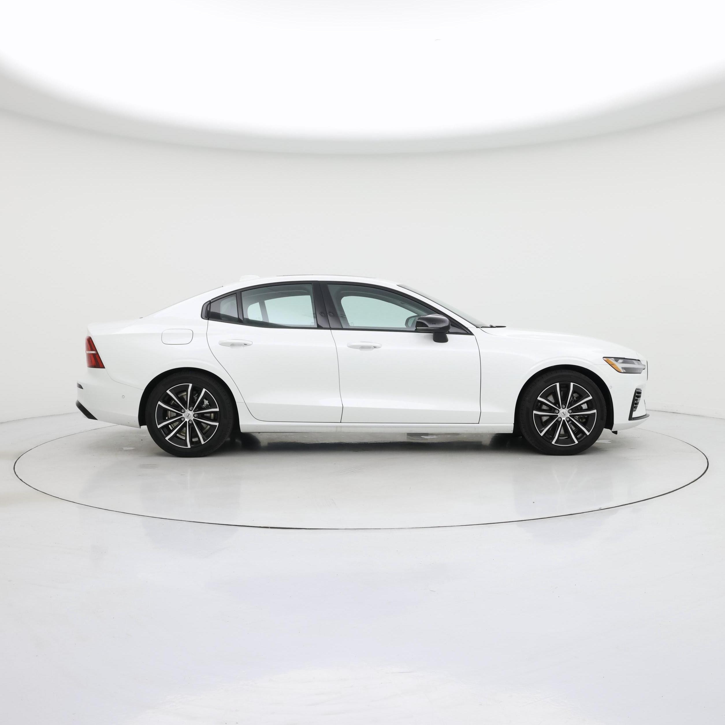 Thumbnail: 2023 Volvo S60 - 7