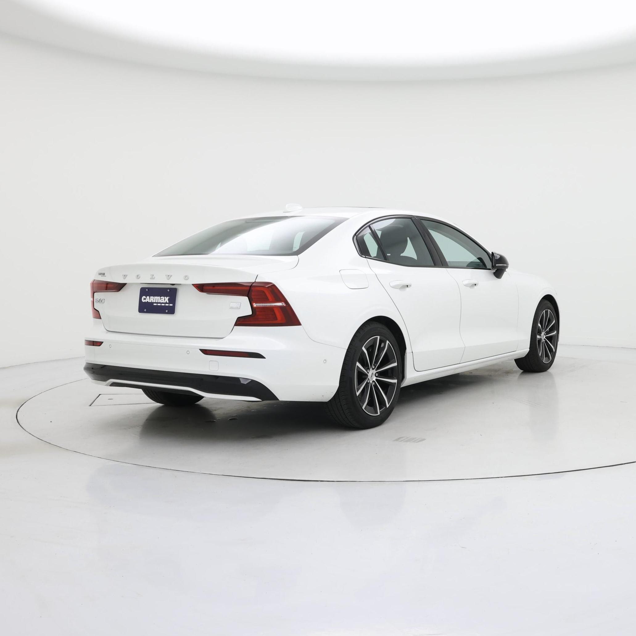 Thumbnail: 2023 Volvo S60 - 8