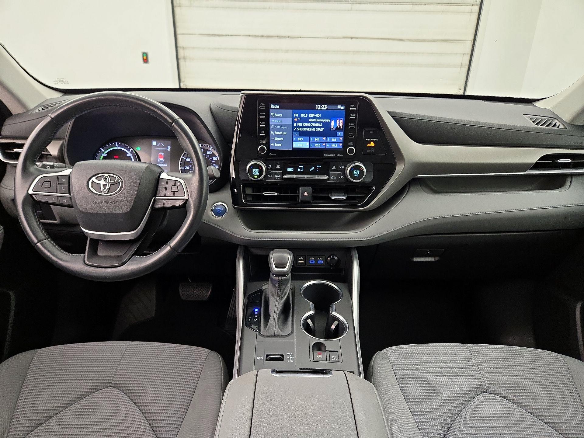 Thumbnail: 2022 Toyota Highlander - 9