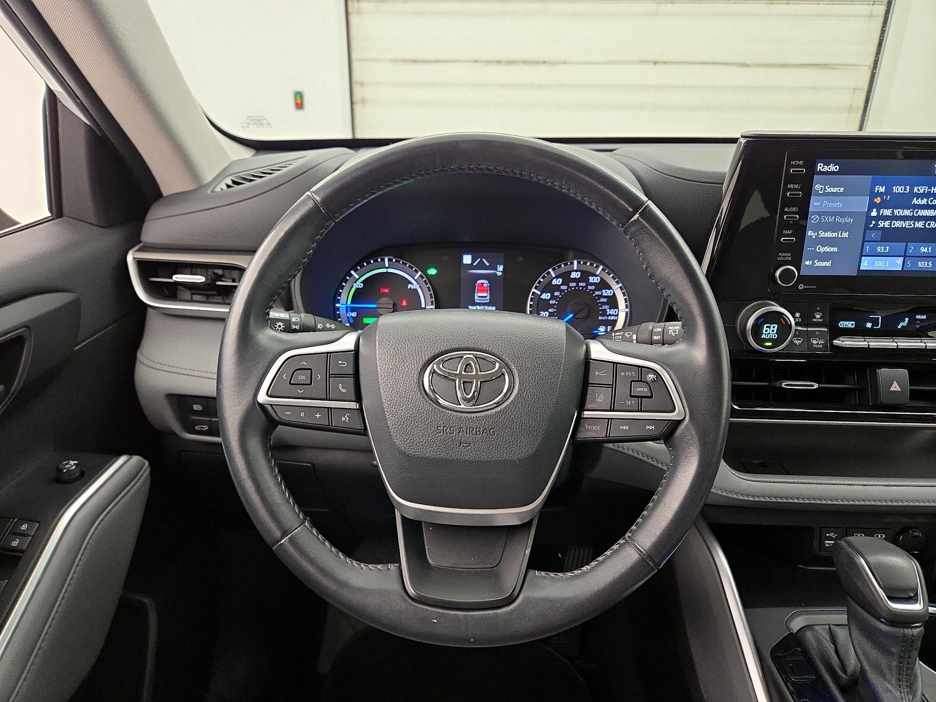 Thumbnail: 2022 Toyota Highlander - 10