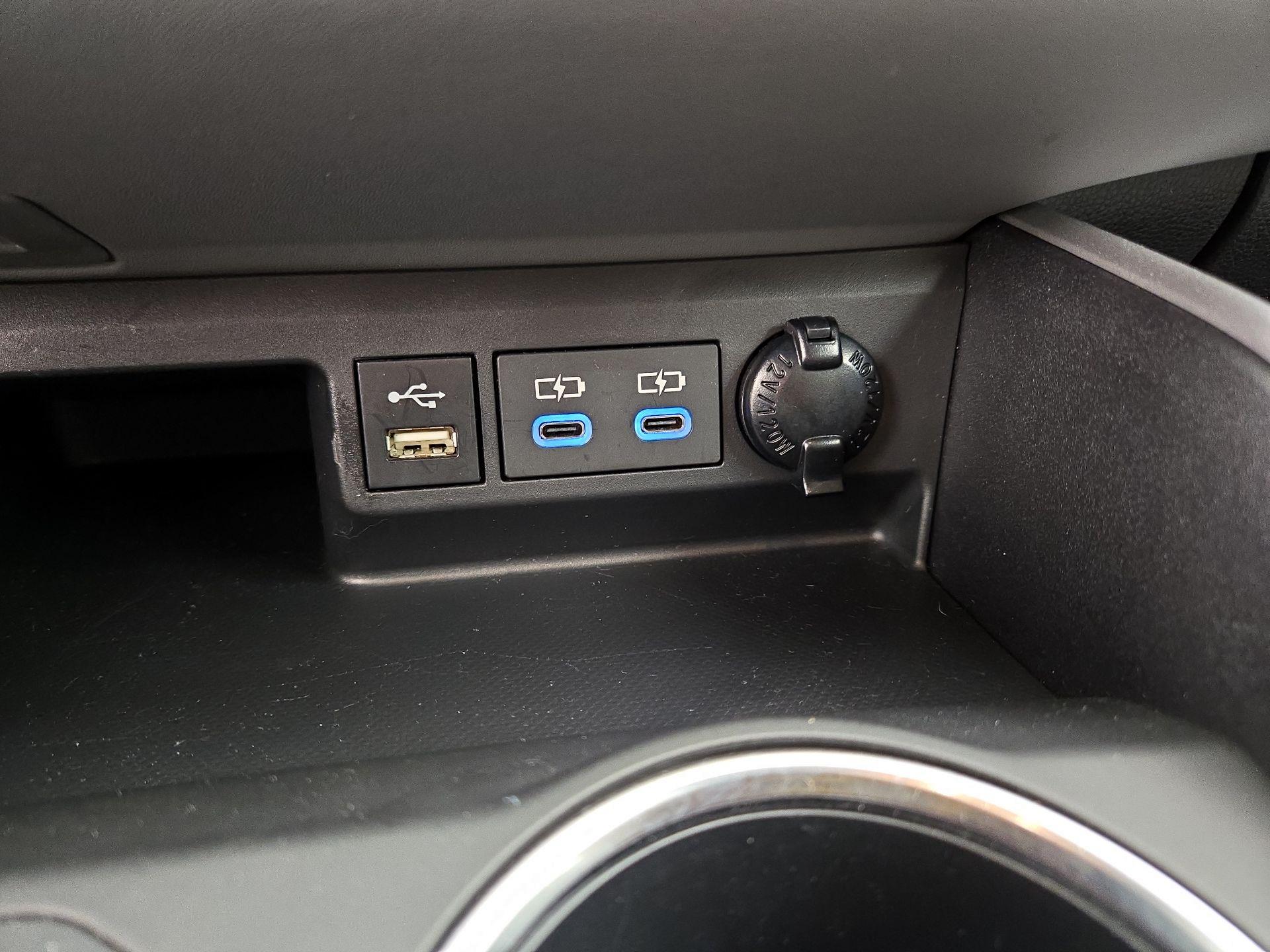 Thumbnail: 2022 Toyota Highlander - 18