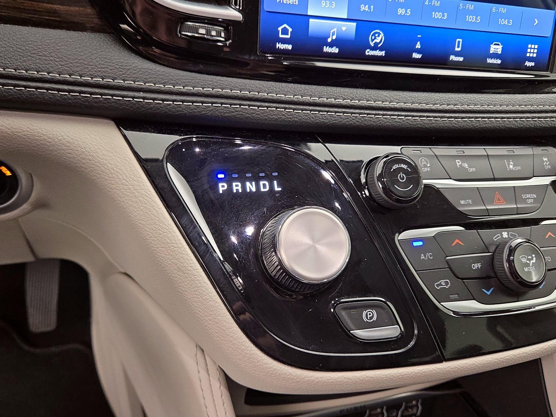 Thumbnail: 2023 Chrysler Pacifica - 18