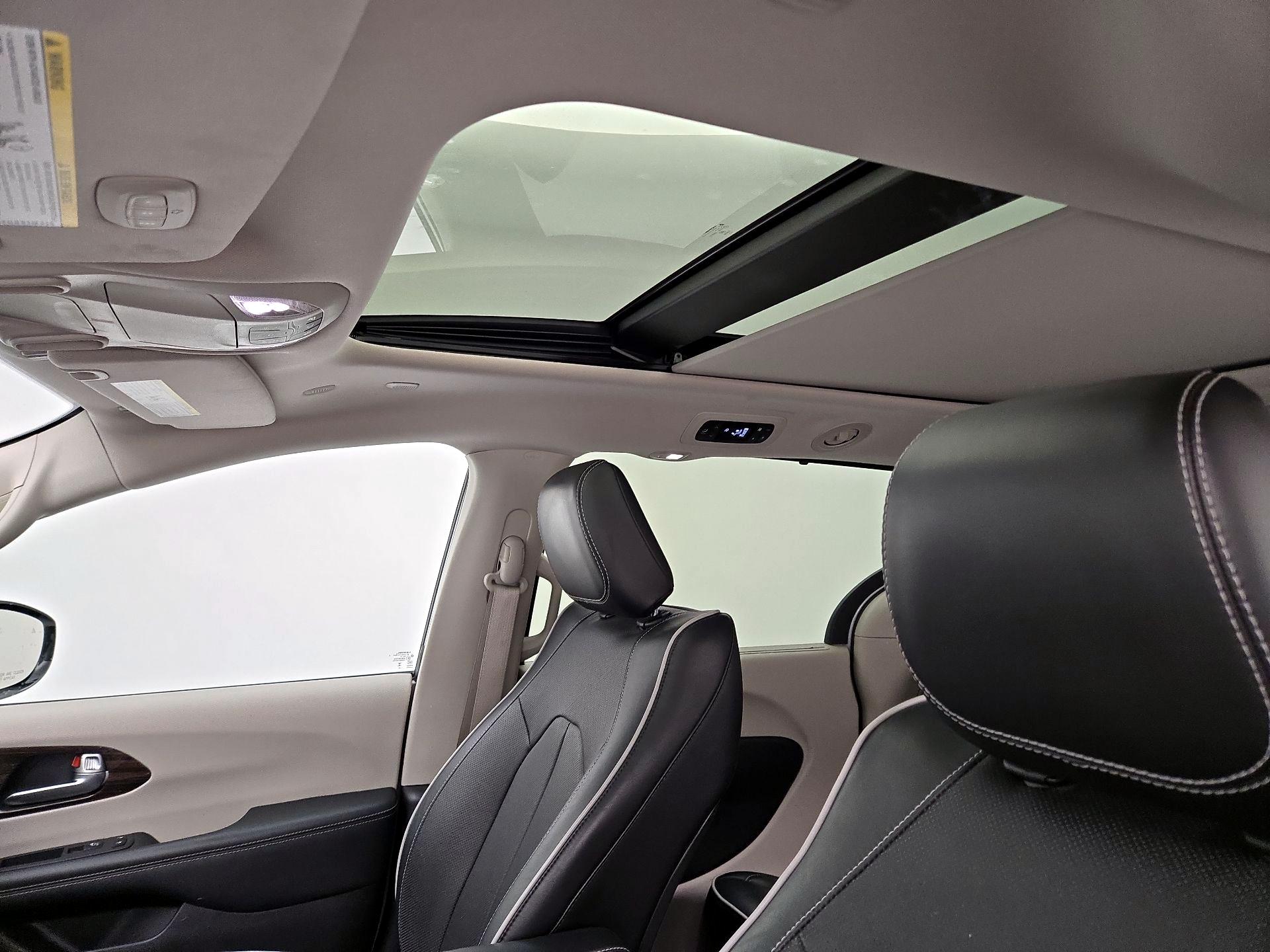 Thumbnail: 2023 Chrysler Pacifica - 20