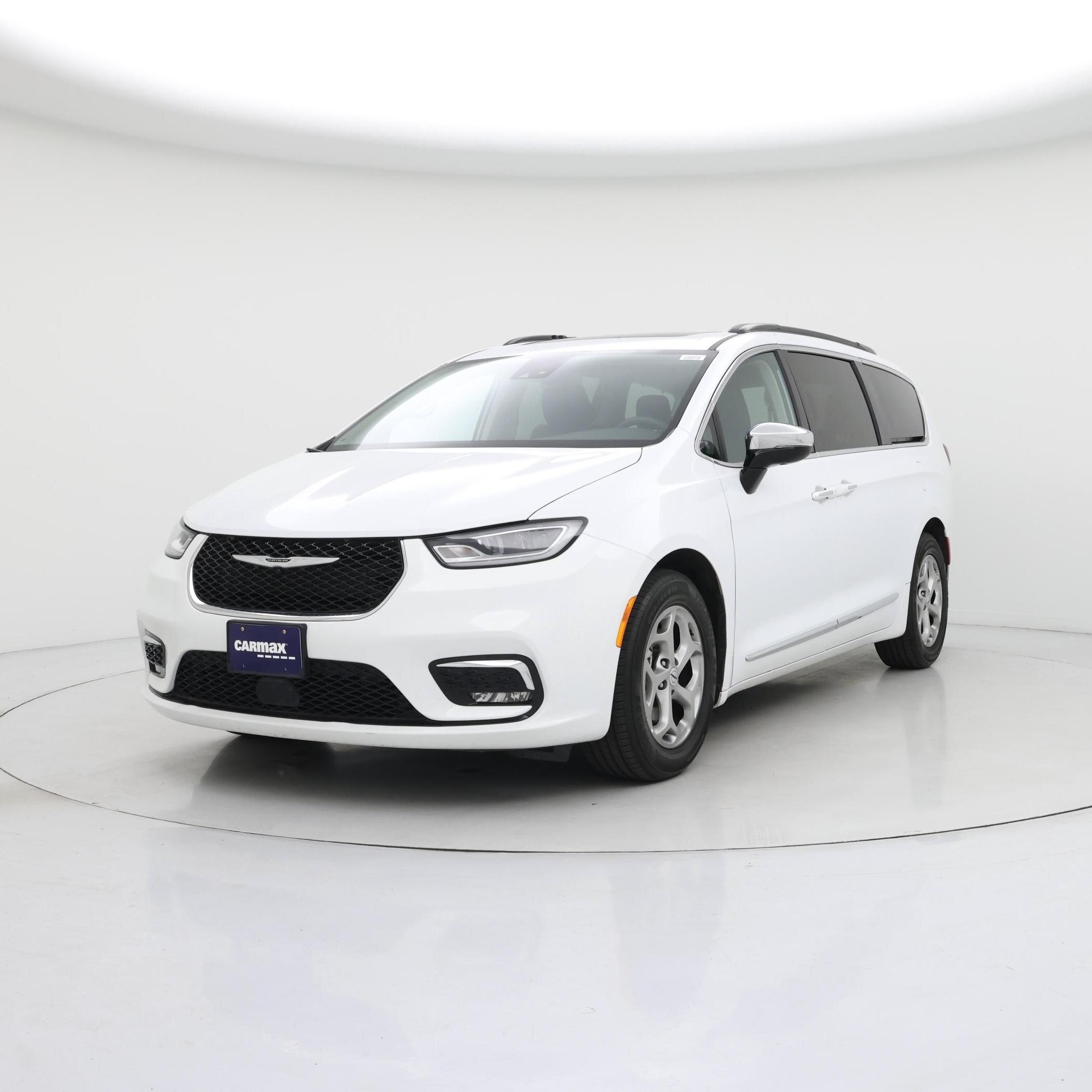 Thumbnail: 2023 Chrysler Pacifica - 4