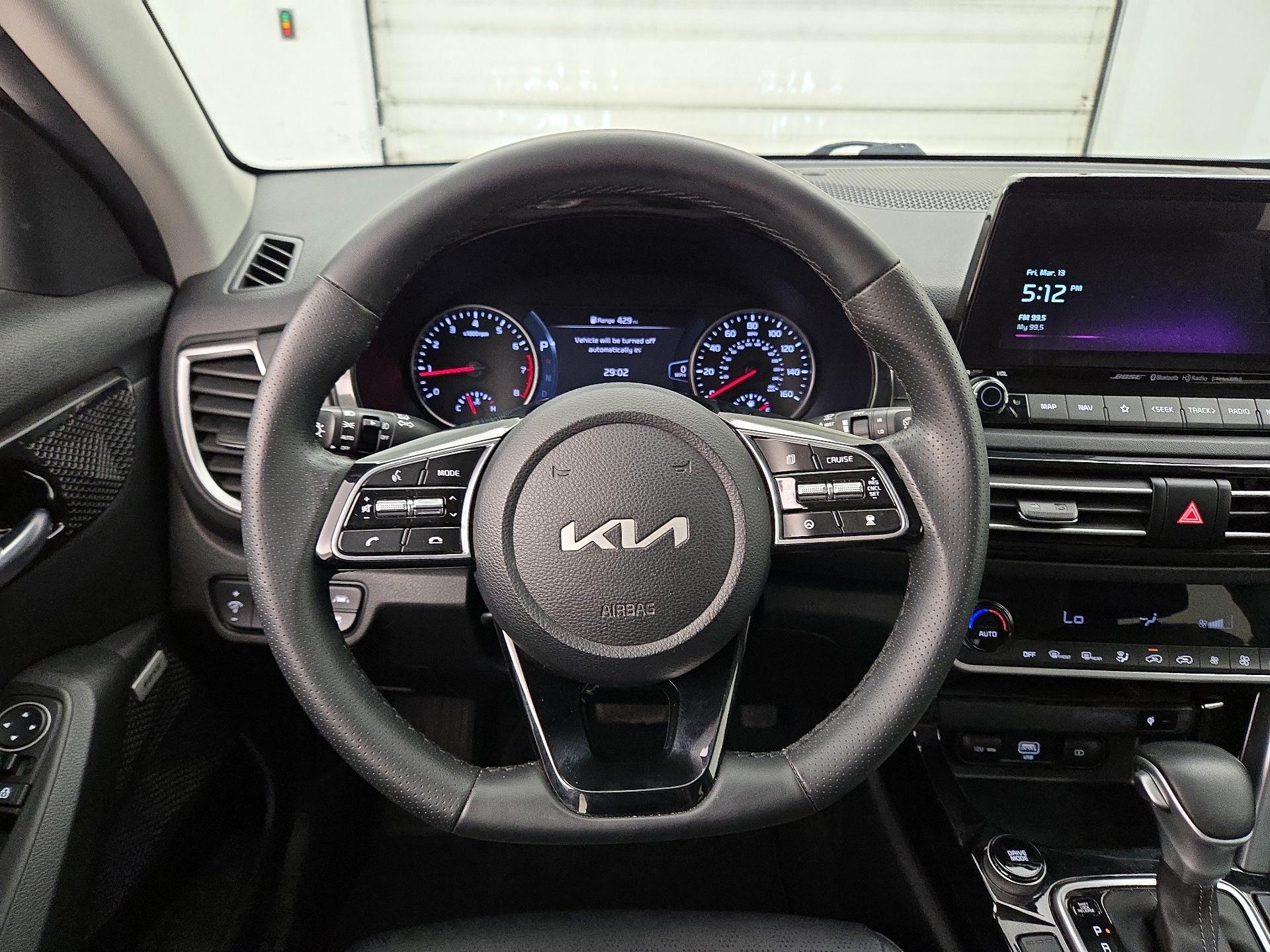 Thumbnail: 2023 Kia Seltos - 10