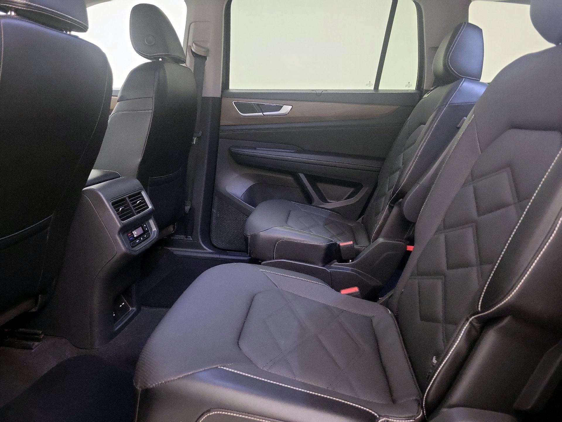 Thumbnail: 2024 Volkswagen Atlas - 19