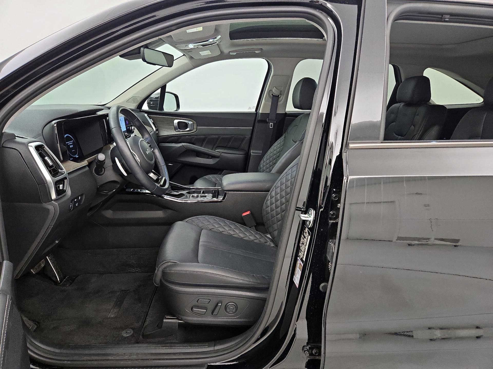 Thumbnail: 2023 Kia Sorento - 11