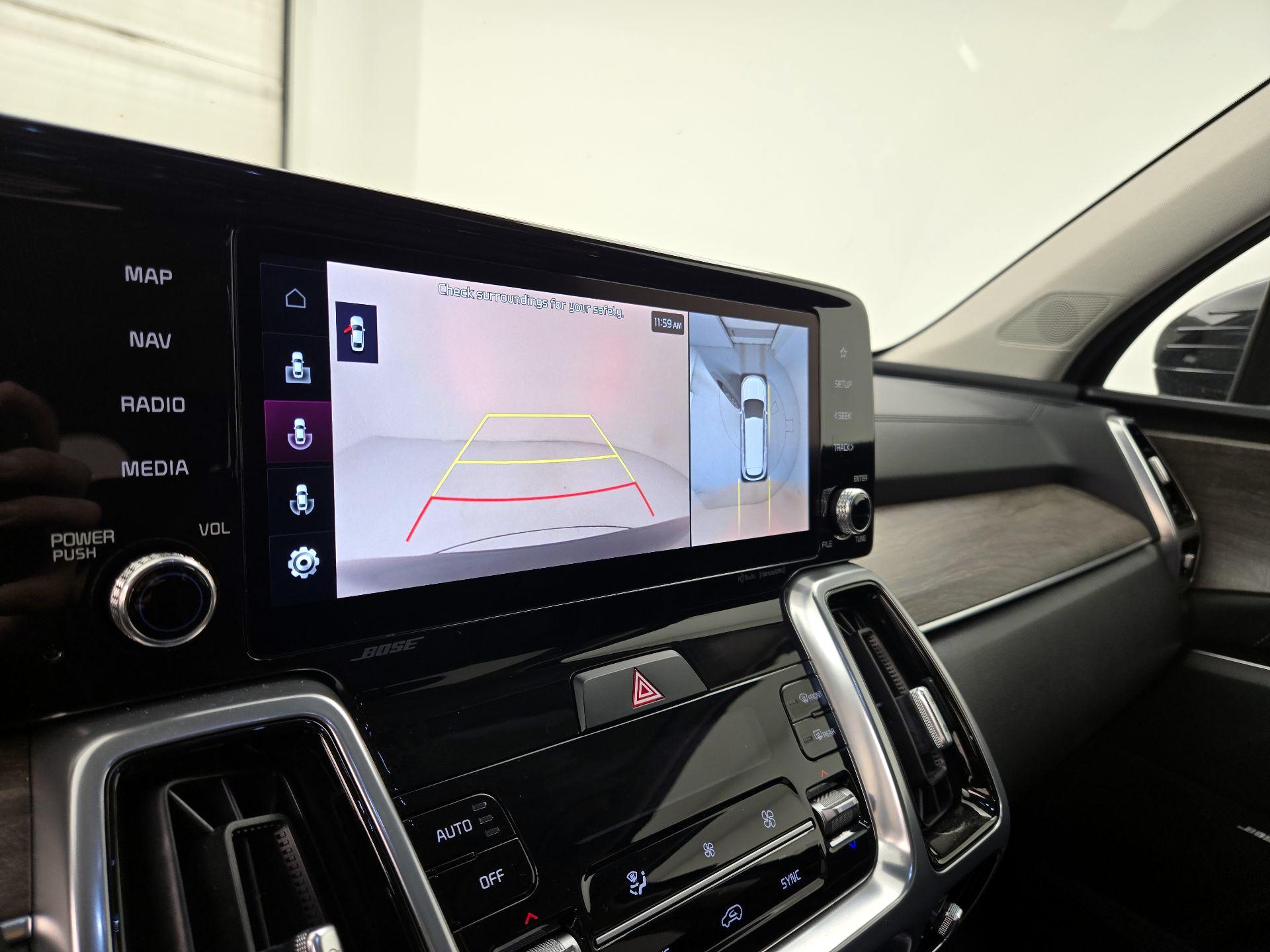 Thumbnail: 2023 Kia Sorento - 15