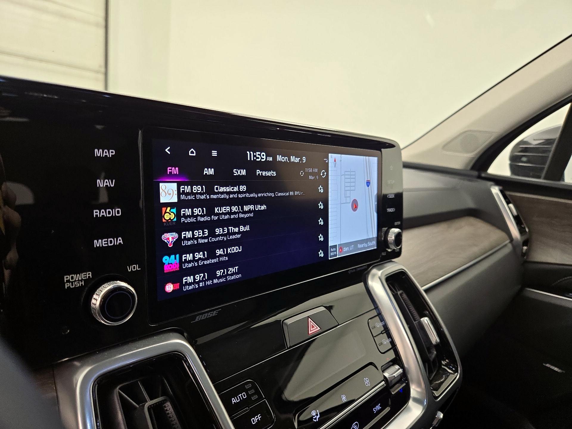 Thumbnail: 2023 Kia Sorento - 16