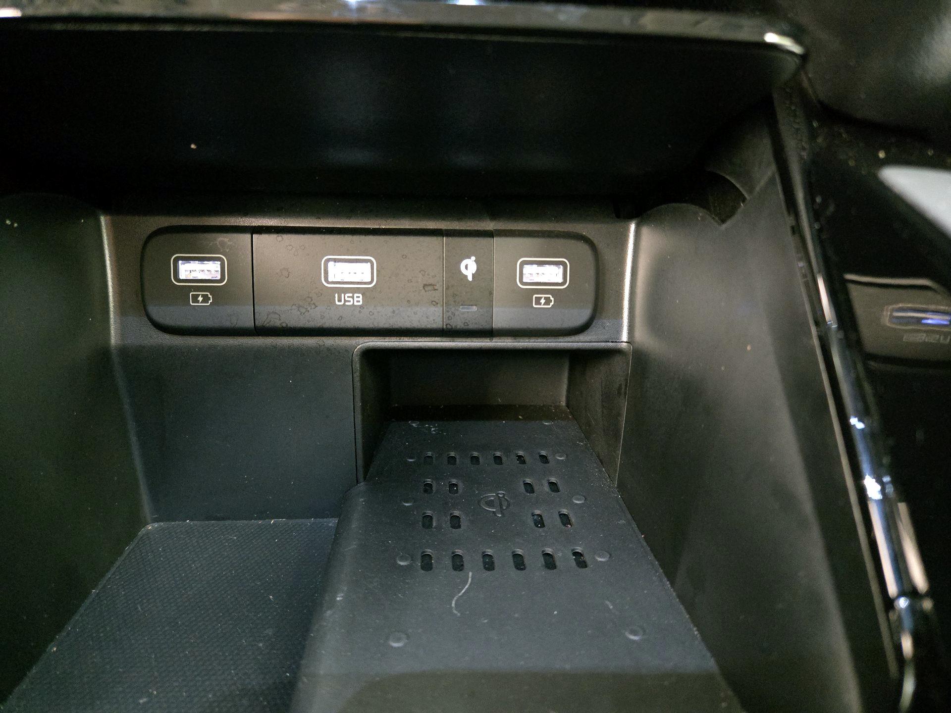 Thumbnail: 2023 Kia Sorento - 19