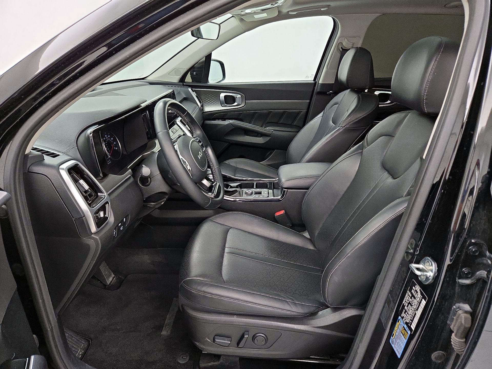 Thumbnail: 2022 Kia Sorento - 11