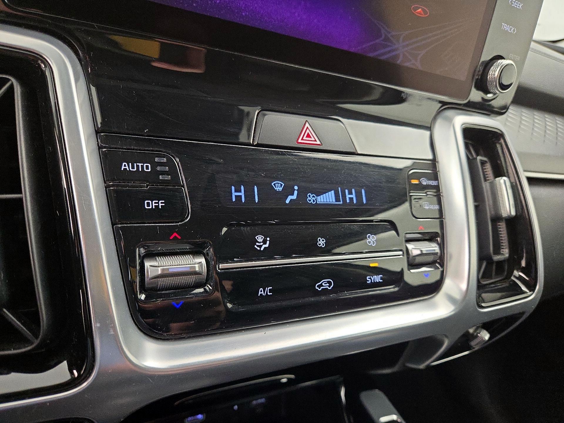 Thumbnail: 2022 Kia Sorento - 17