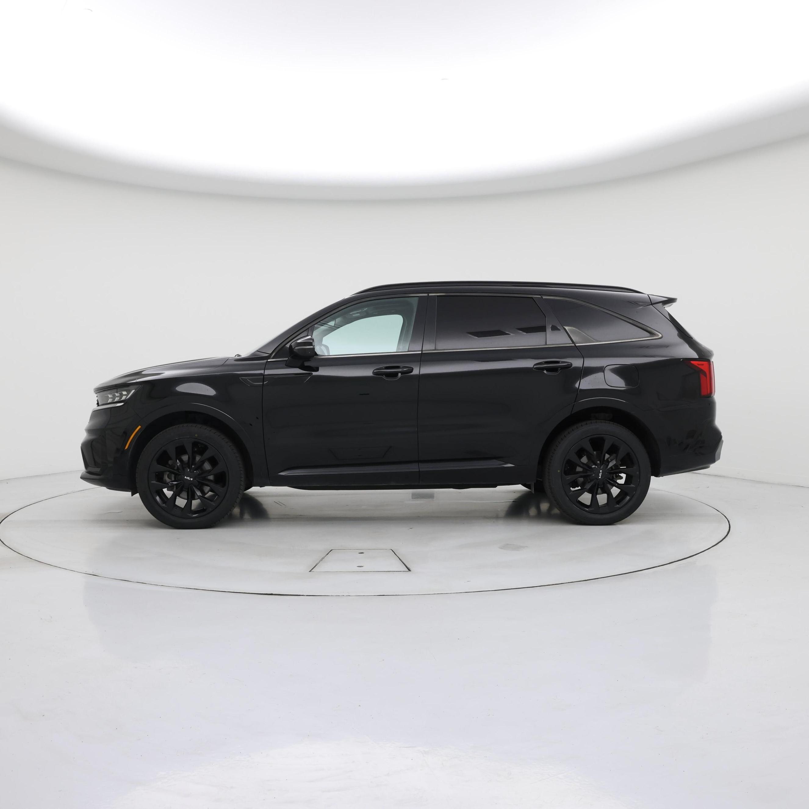 Thumbnail: 2022 Kia Sorento - 3
