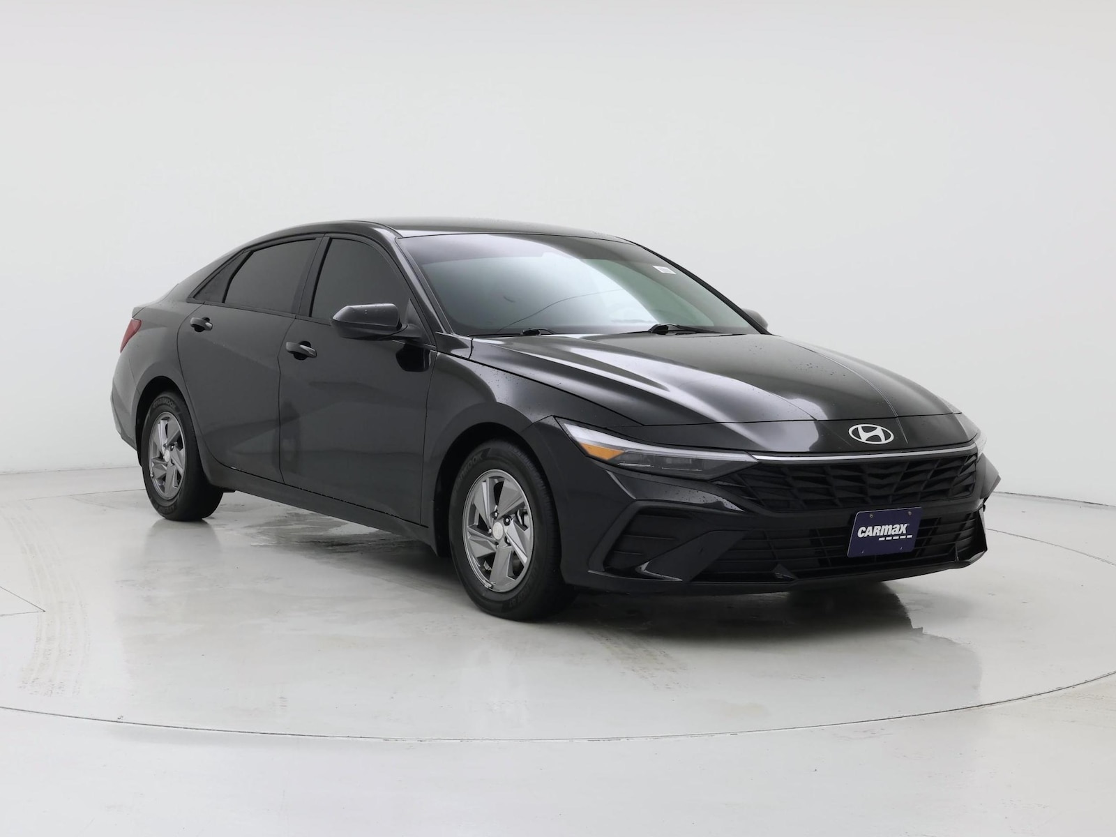 2025 Hyundai Elantra SE - Photo 2