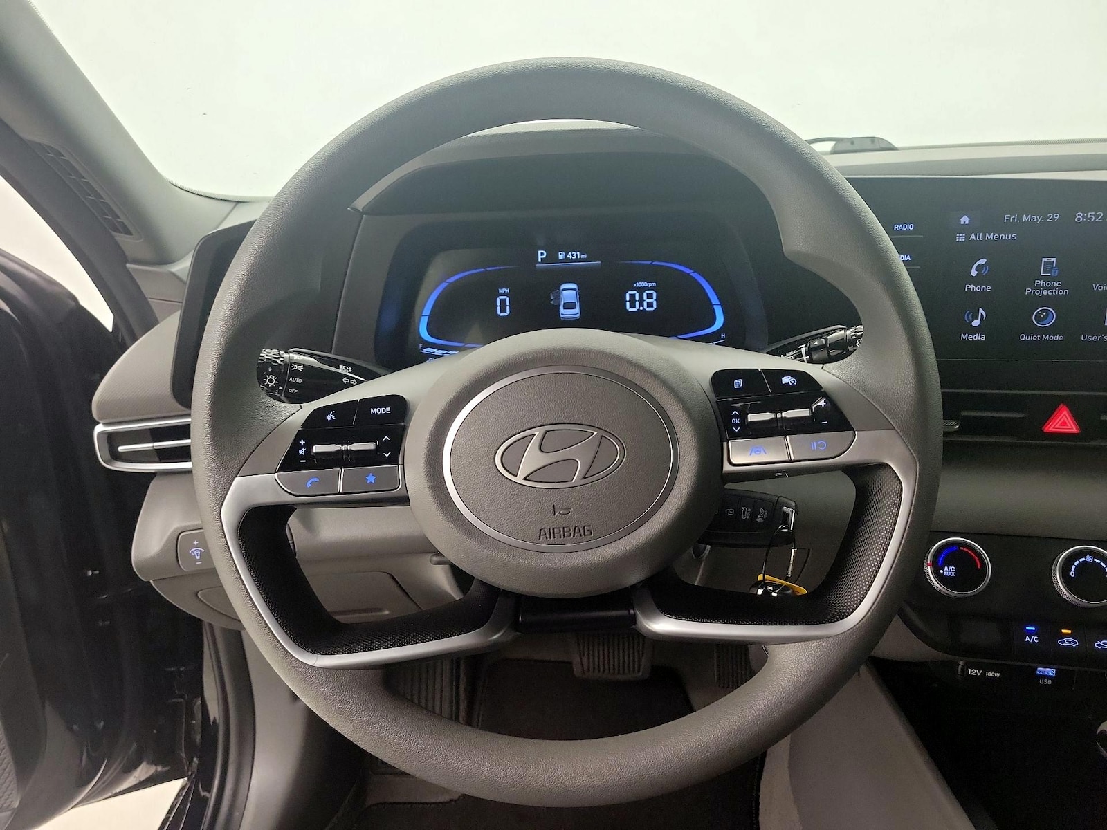 2025 Hyundai Elantra SE - Photo 11