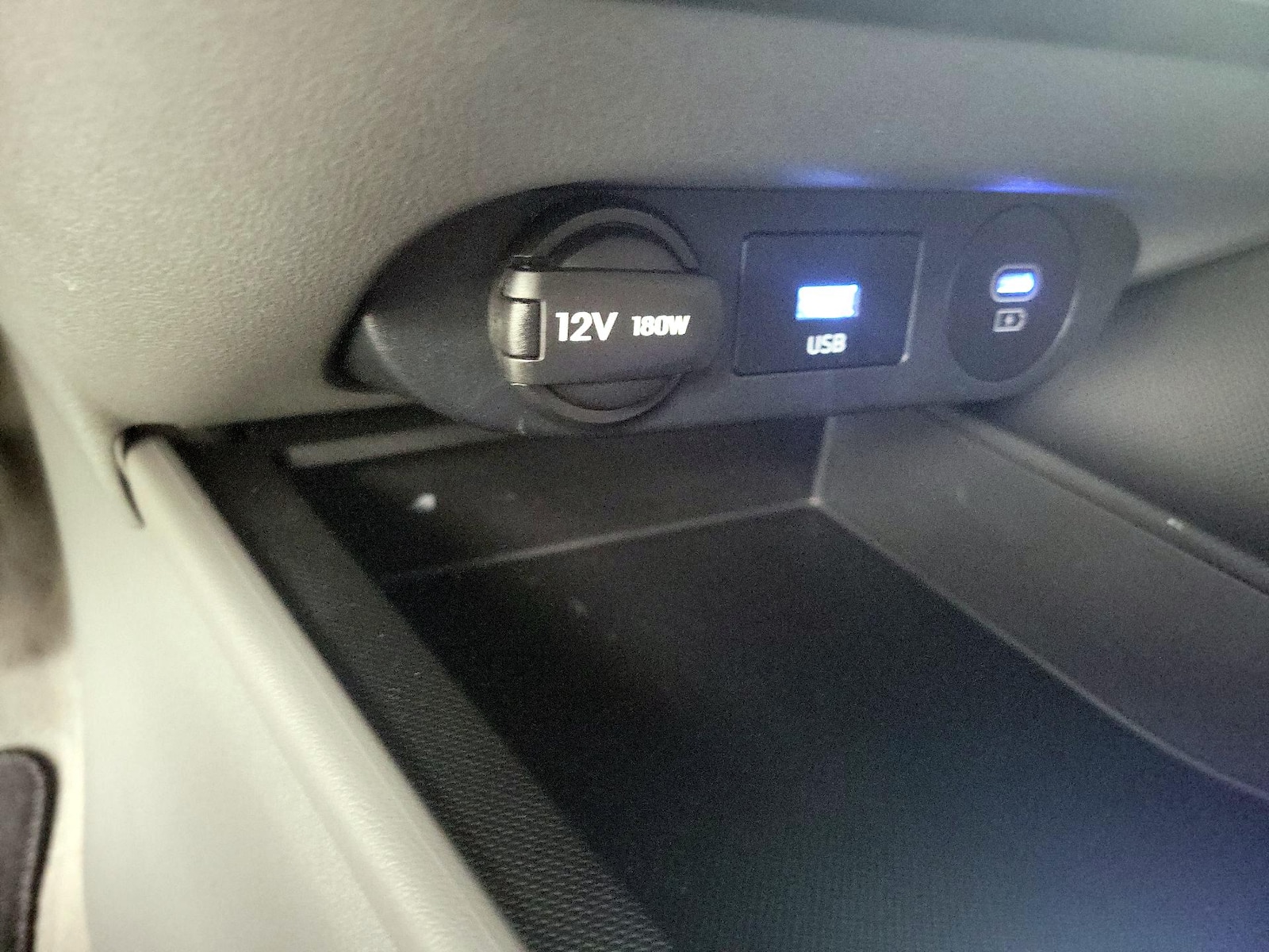 2025 Hyundai Elantra SE - Photo 19