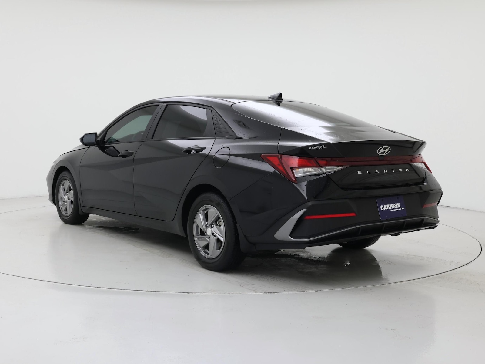 2025 Hyundai Elantra SE - Photo 3