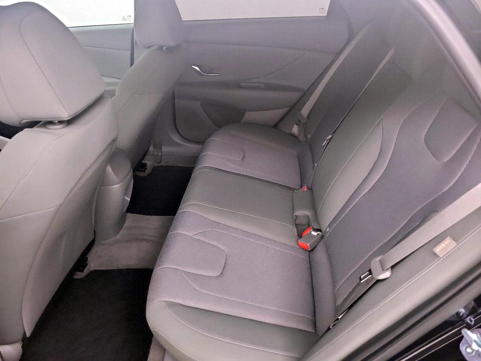 2025 Hyundai Elantra SE - Photo 20