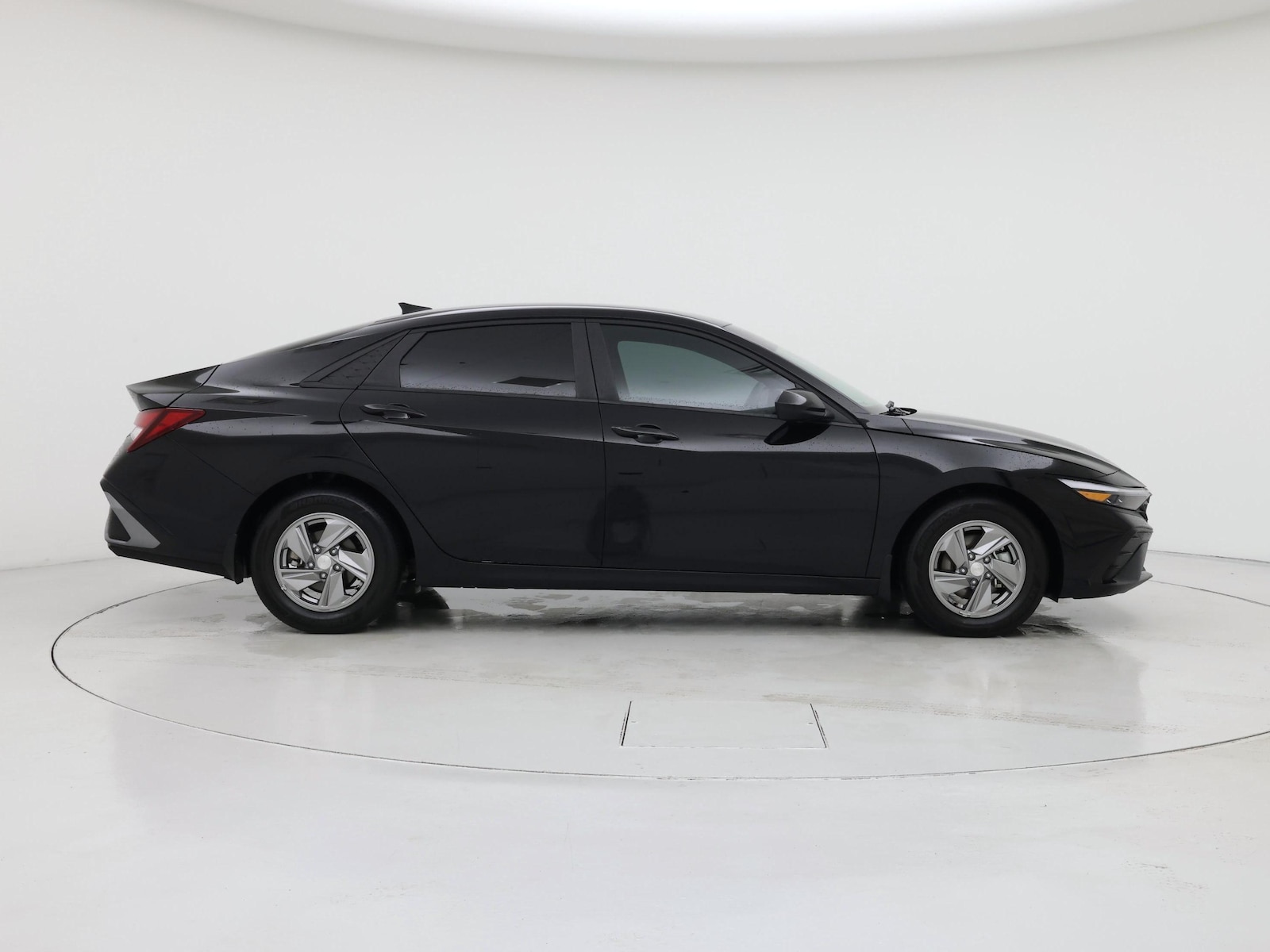 2025 Hyundai Elantra SE - Photo 8