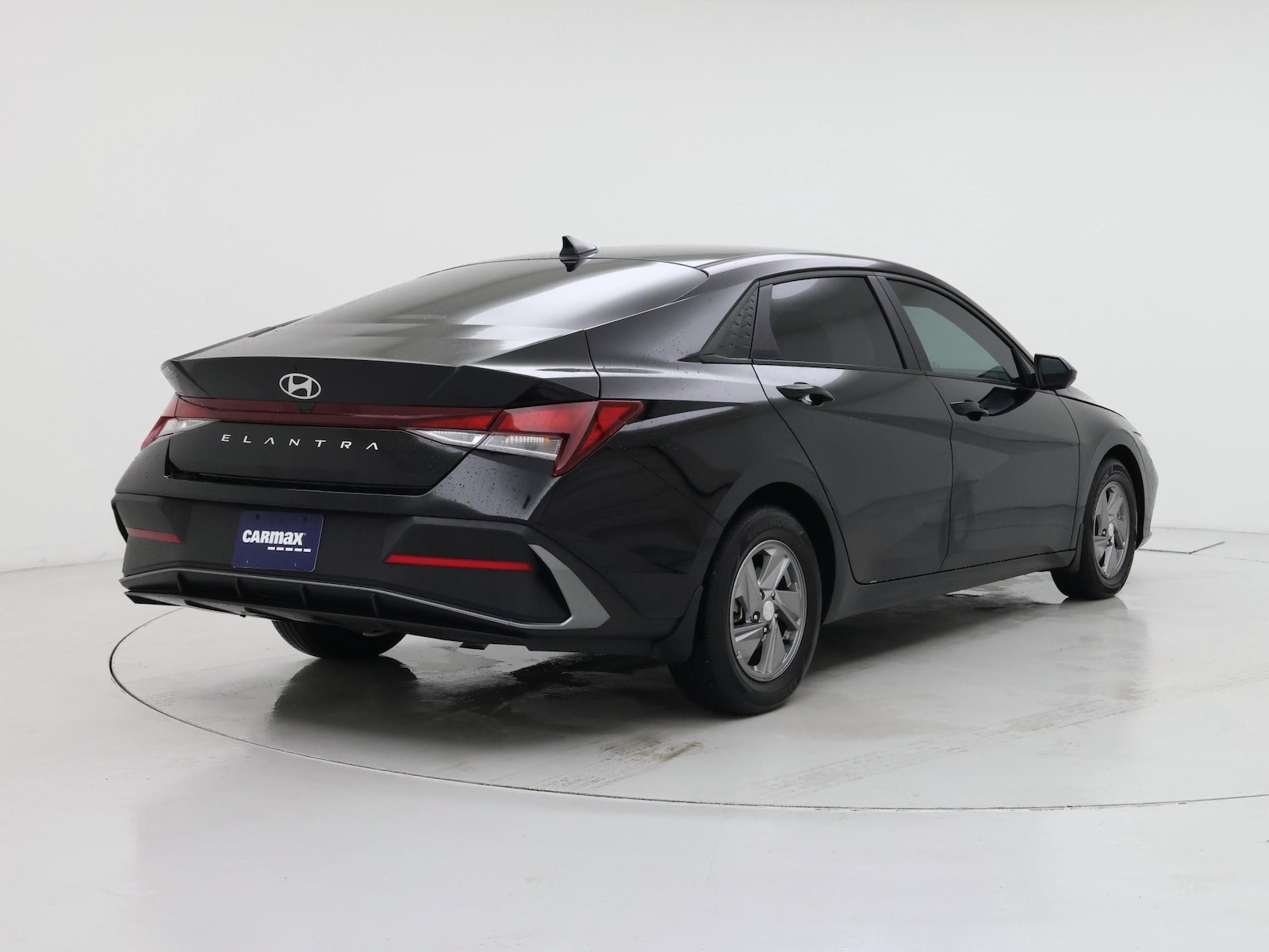 2025 Hyundai Elantra SE - Photo 9