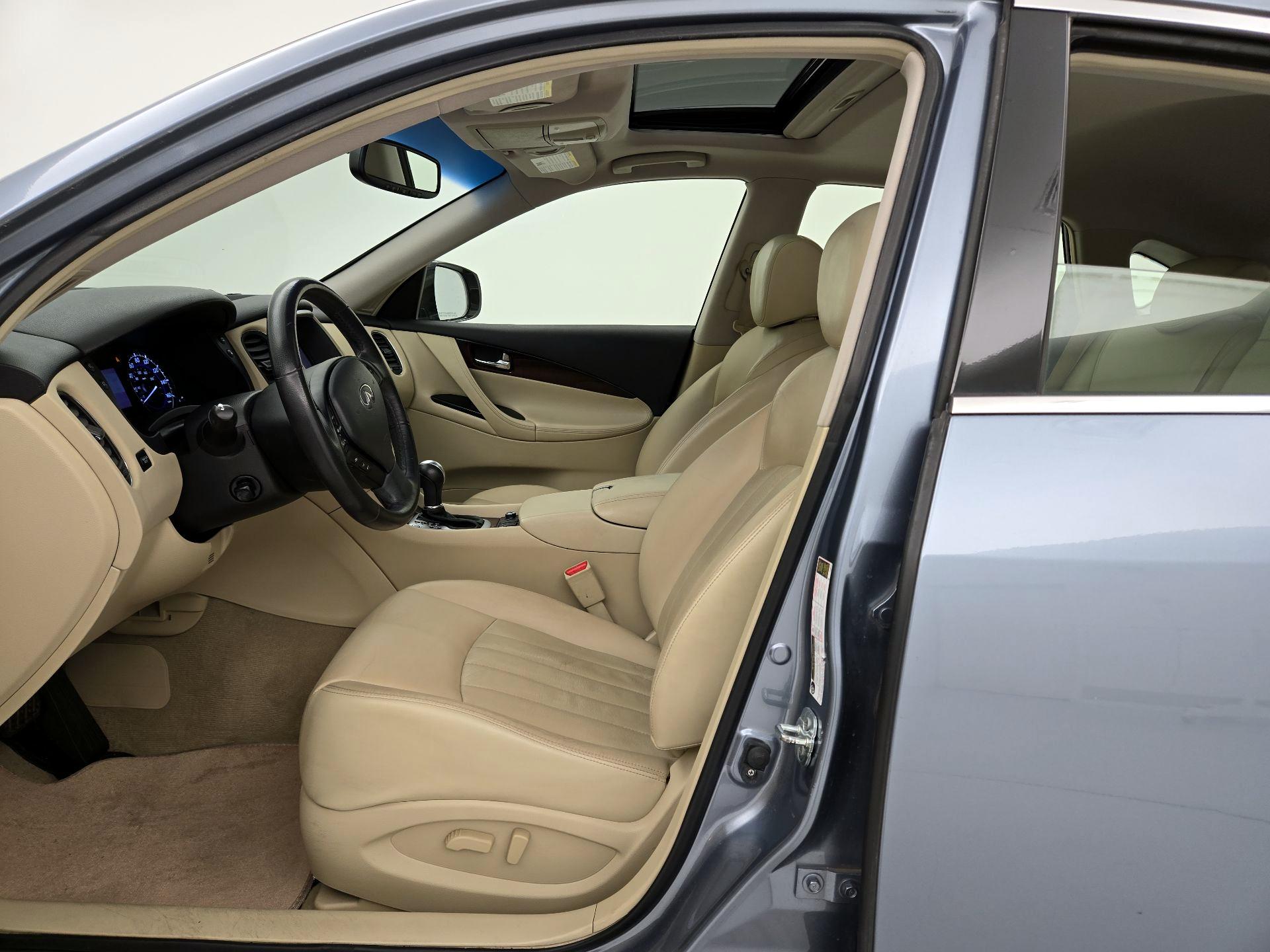 Thumbnail: 2017 INFINITI QX50 - 11