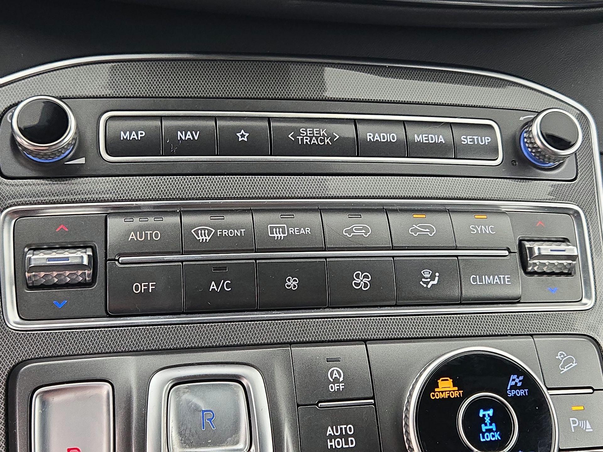 Thumbnail: 2022 Hyundai Santa Fe - 17