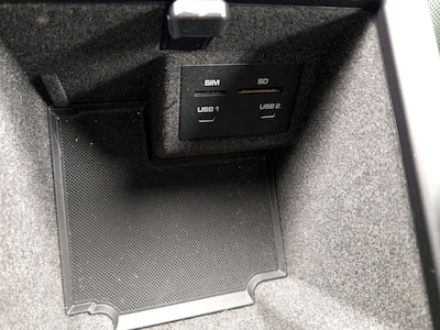USB/AUX Ports