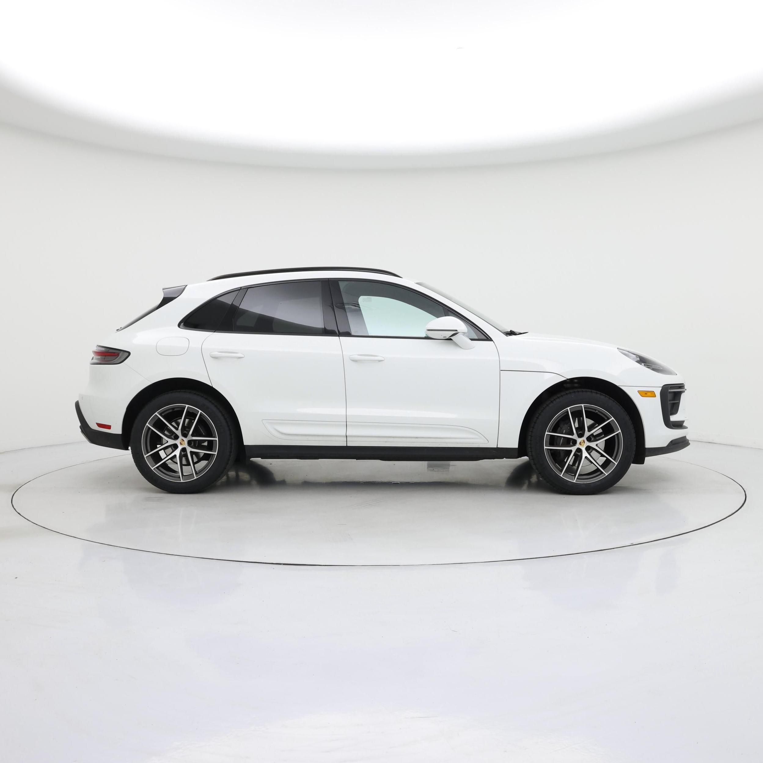 Thumbnail: 2023 Porsche Macan - 7