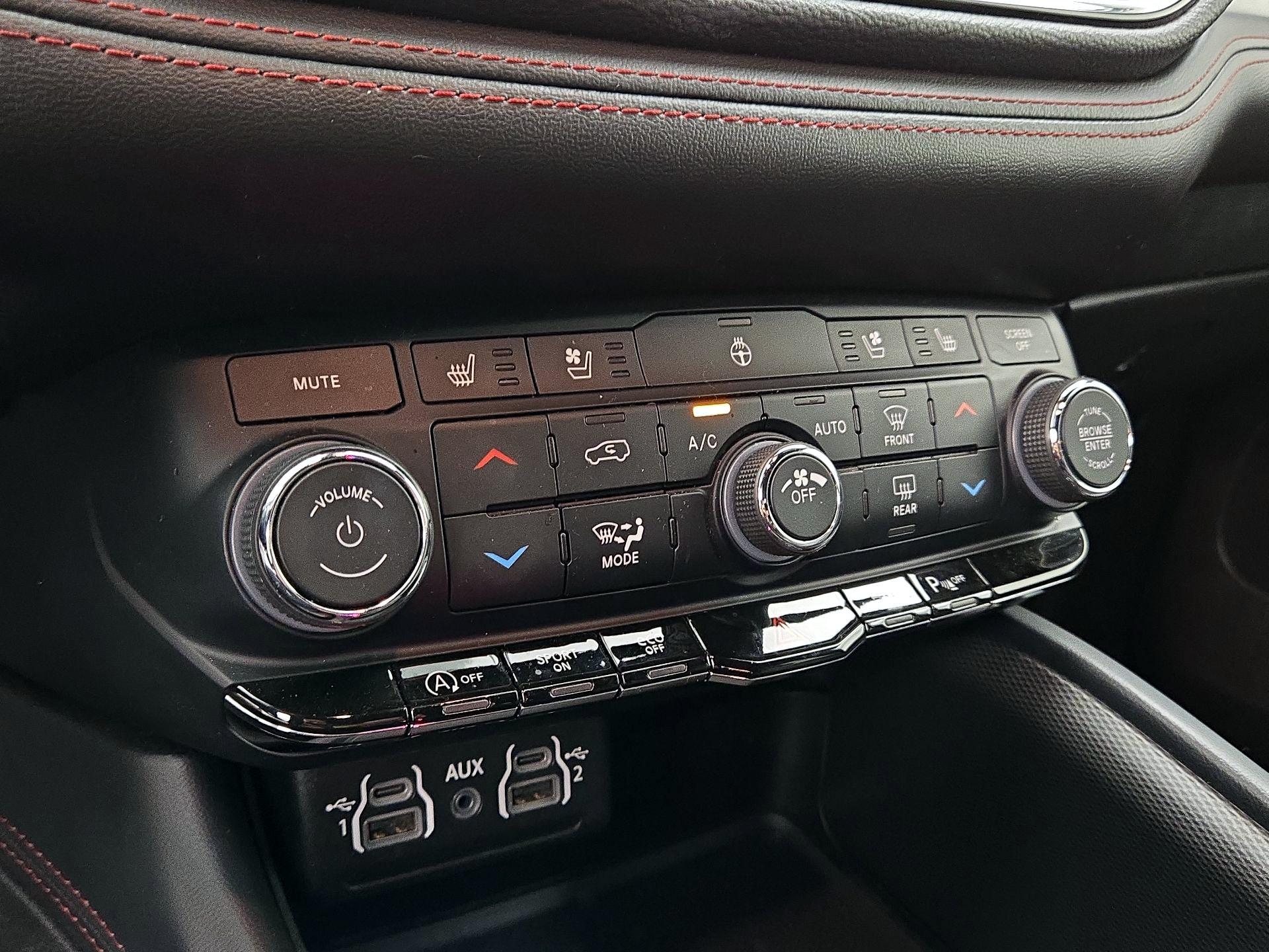 Thumbnail: 2023 Dodge Durango - 17