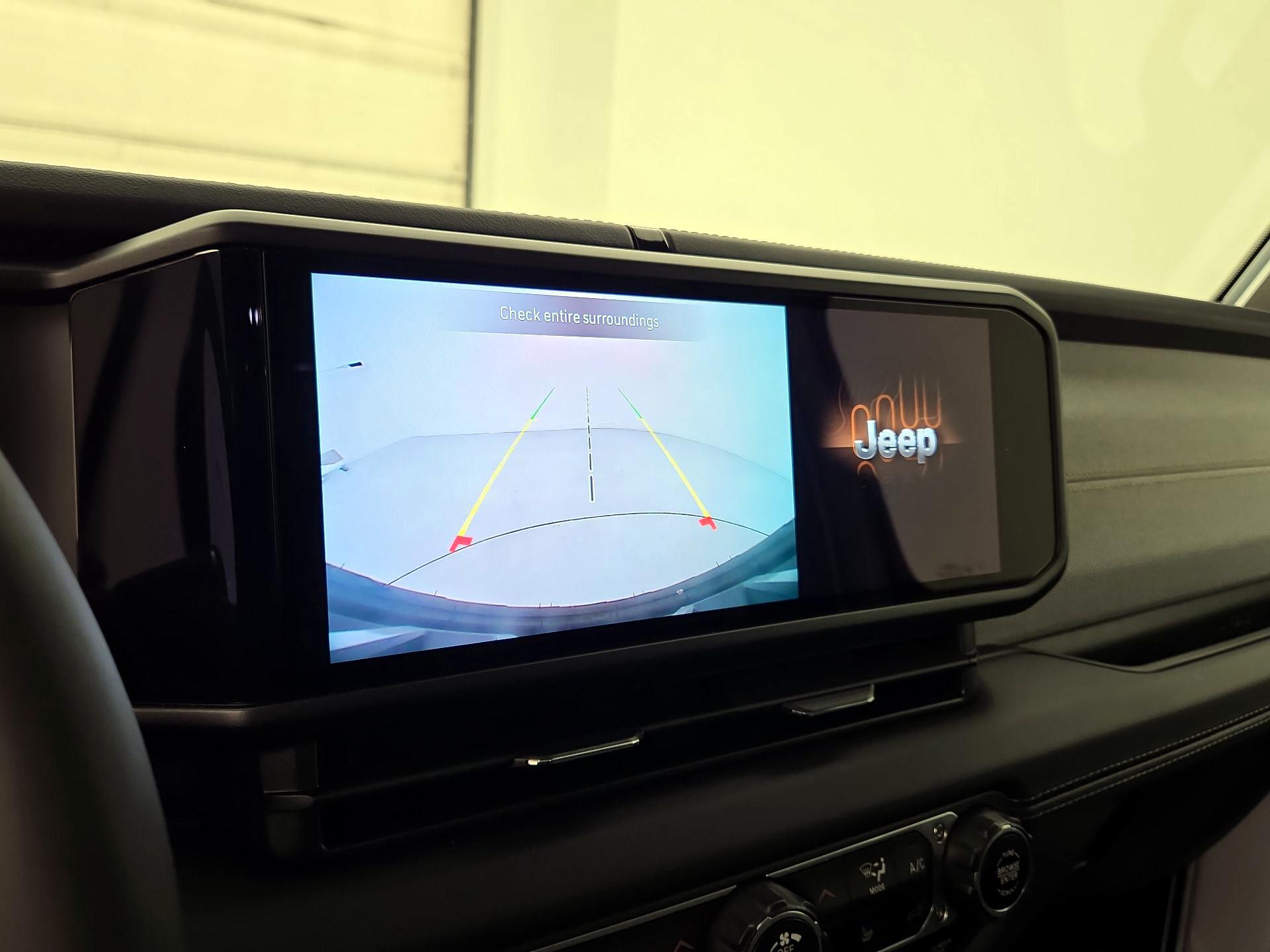 Thumbnail: 2025 Jeep Wrangler - 14