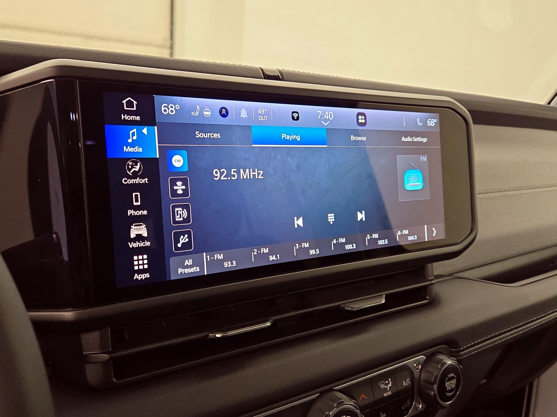 Thumbnail: 2025 Jeep Wrangler - 15