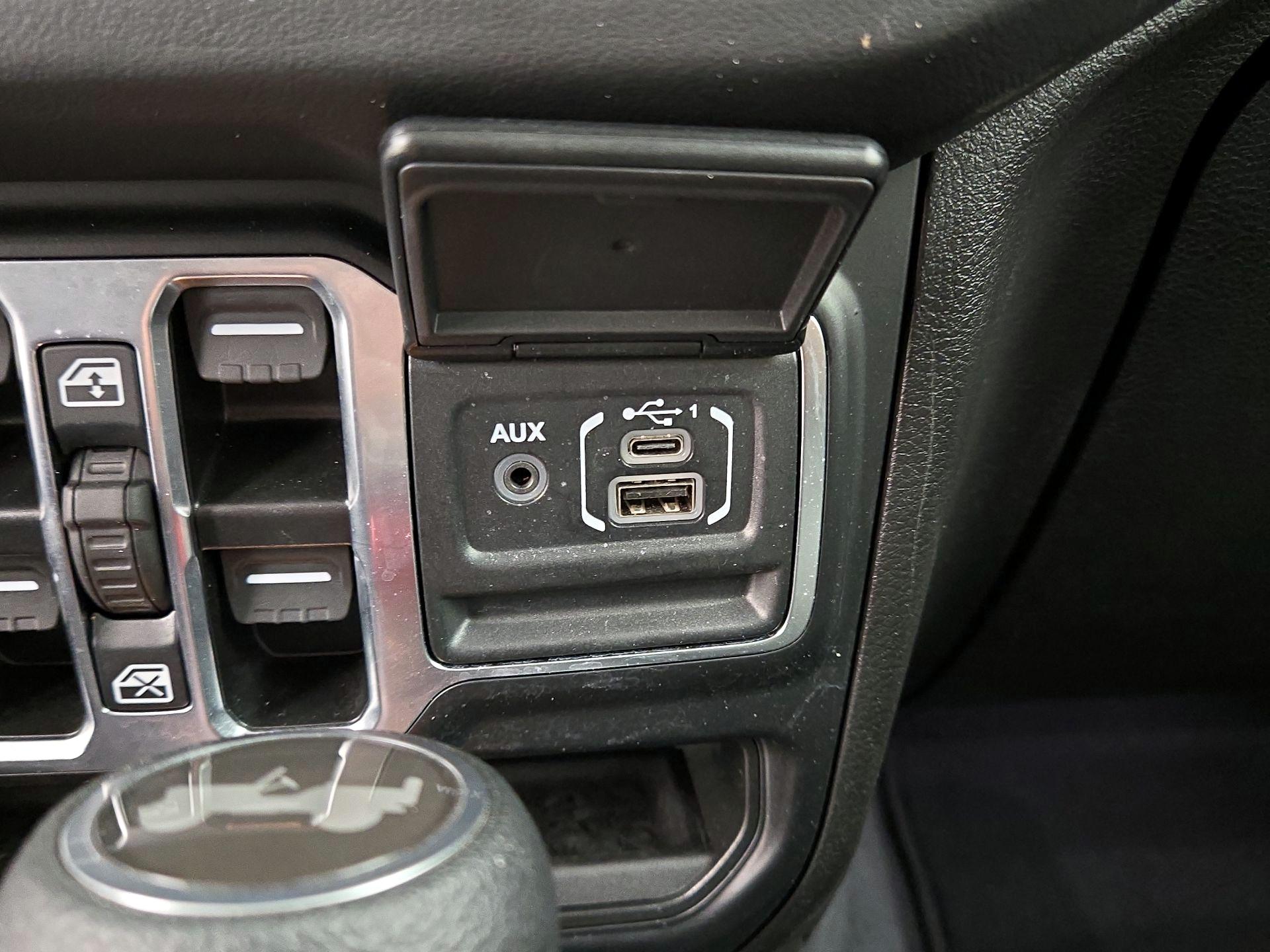 Thumbnail: 2025 Jeep Wrangler - 18