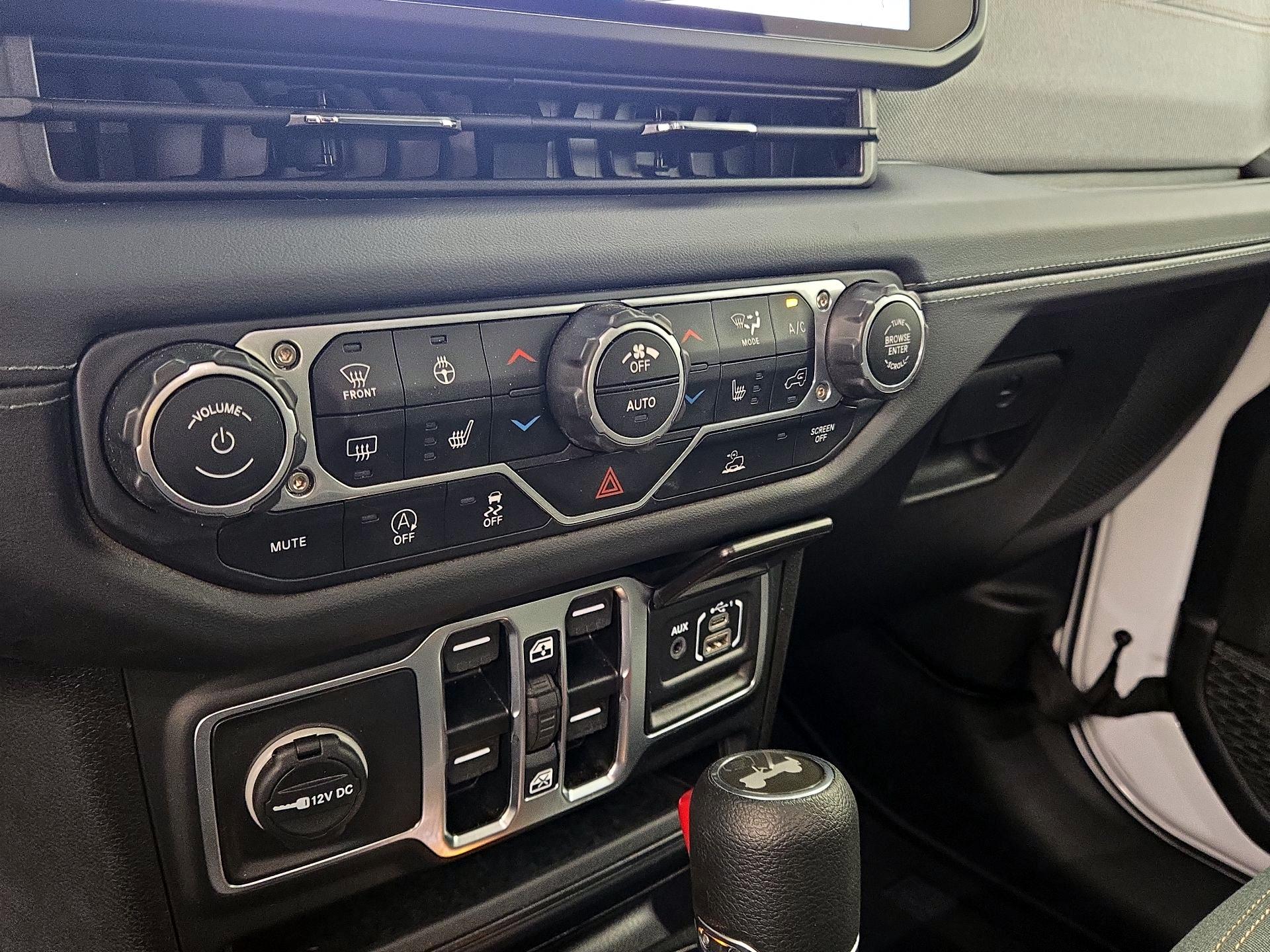 Thumbnail: 2025 Jeep Wrangler - 16